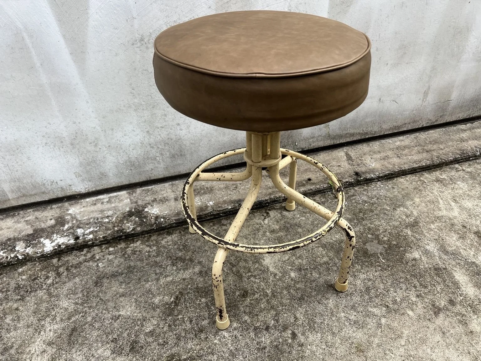 vintage-industrial-adjustable-stool-5.jpg