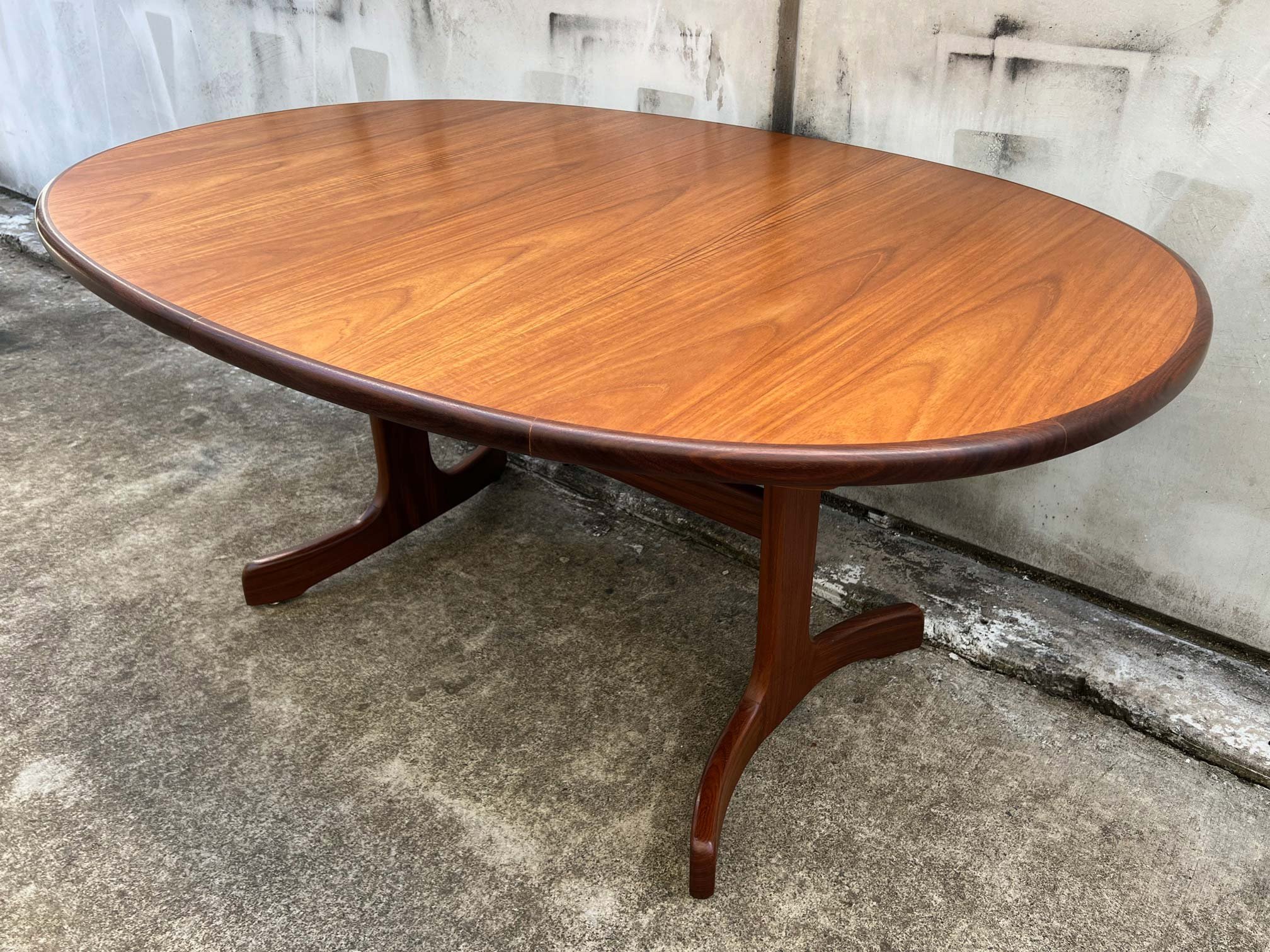 Restored Mid-Century Oval Extension Dining Table by G-Plan