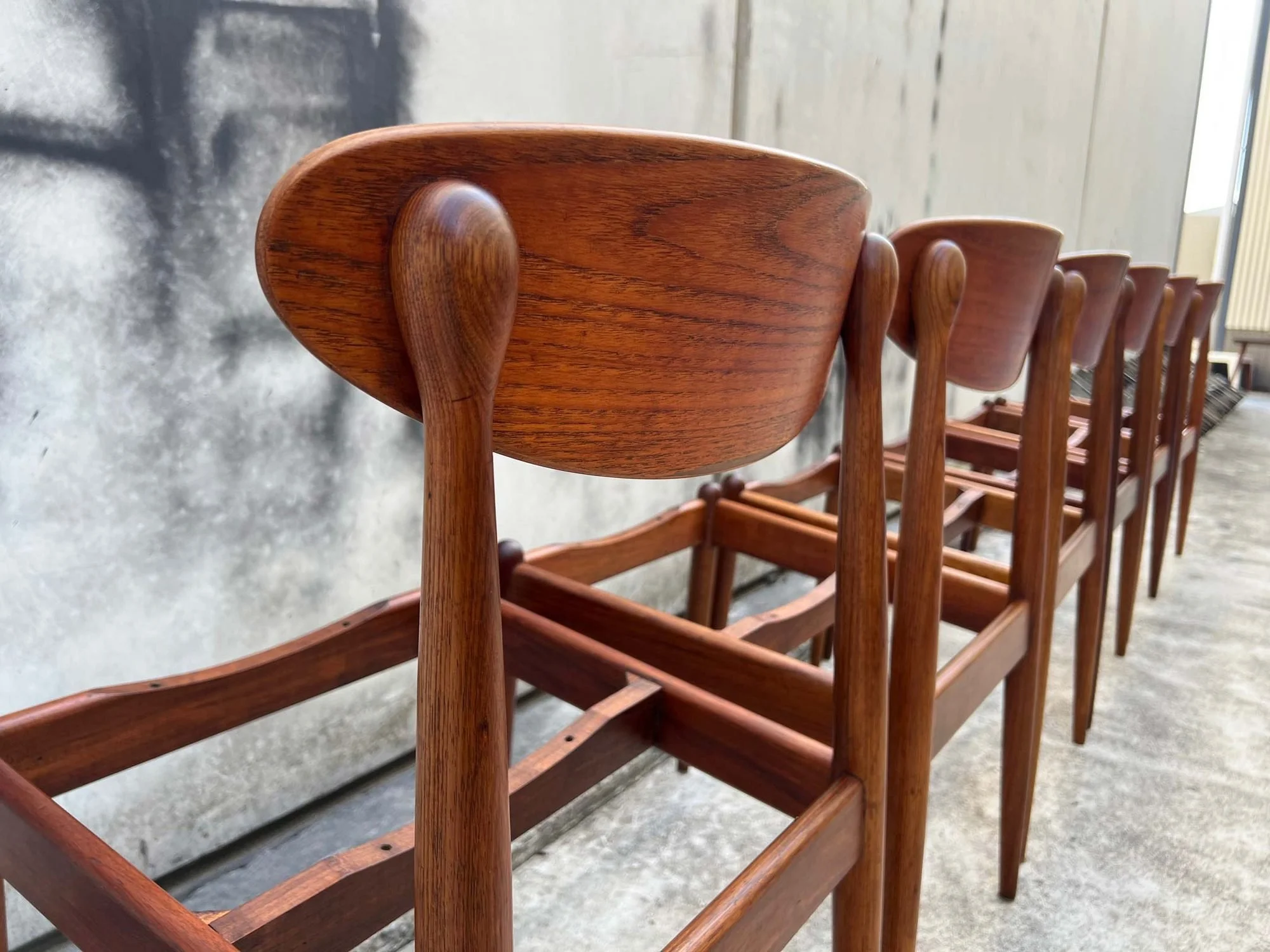 set-of-six-1960s-parker-spade-back-matchstick-107-dining-chair-frames-5.jpg