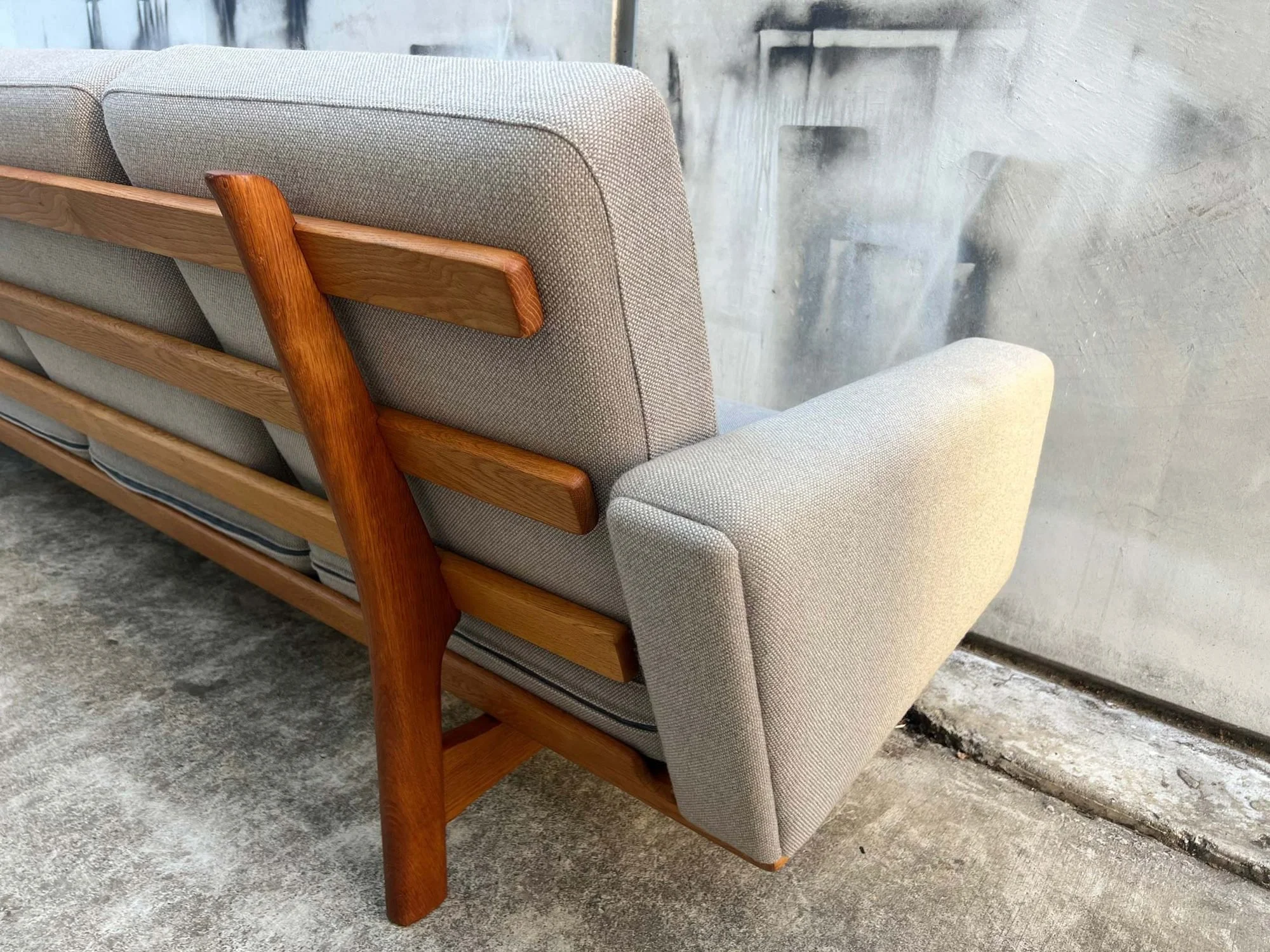 restored-hans-wegner-four-seater-sofa-for-getama-7.jpg