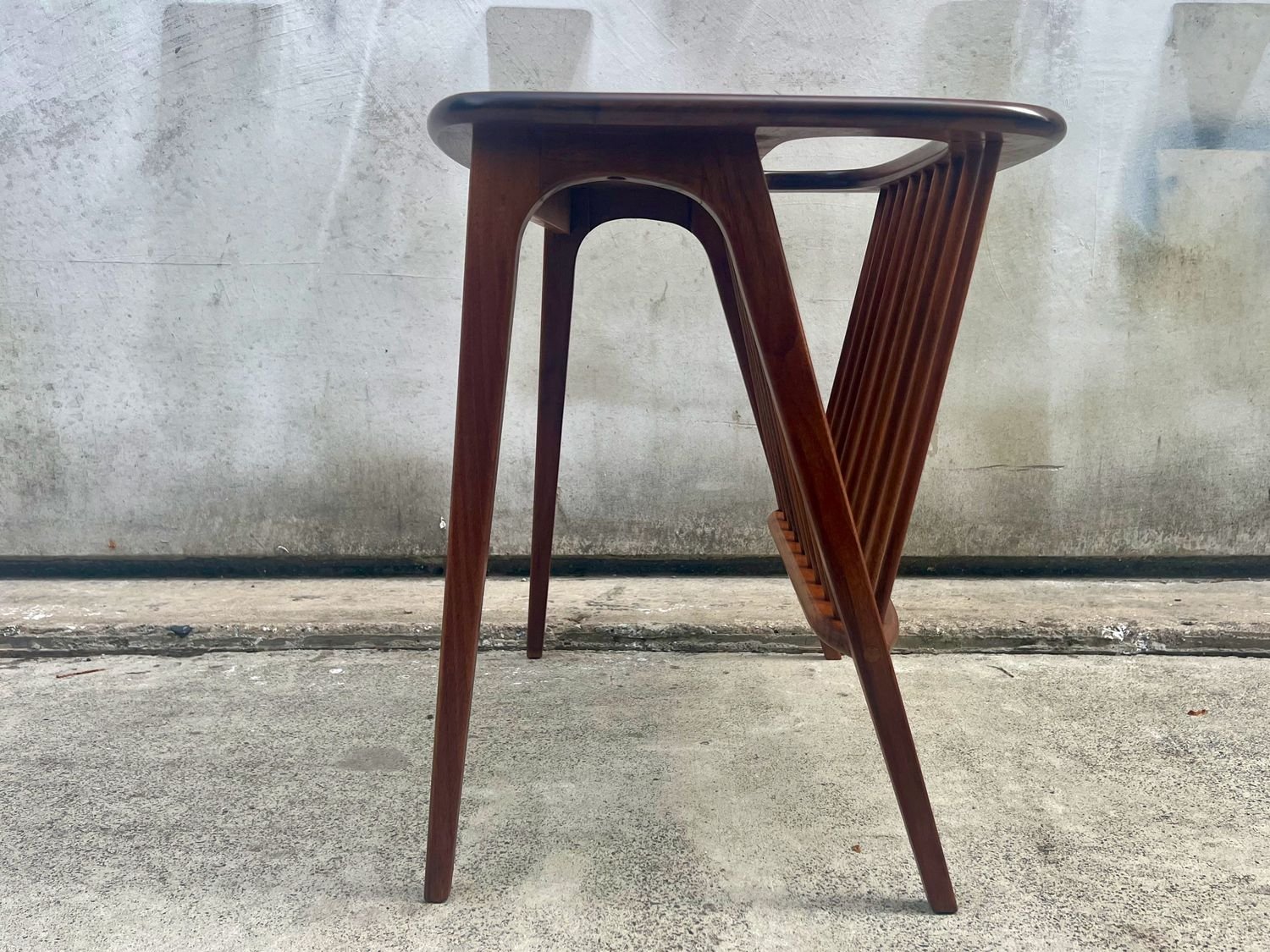 Mid-Century Modern Arthur Umanoff Spindle Side Table w/ Magazine Shelf