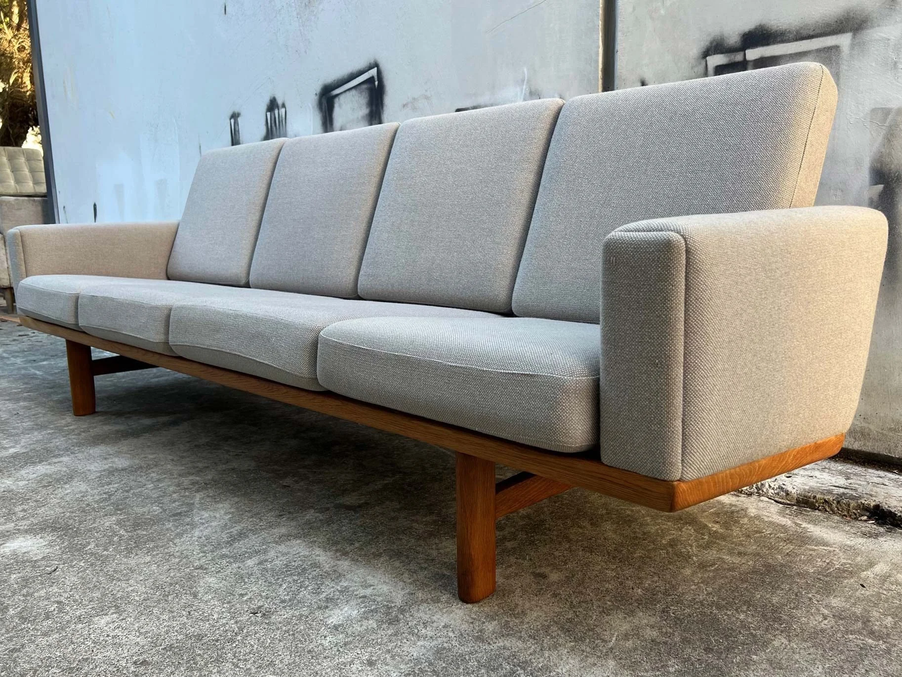 restored-hans-wegner-four-seater-sofa-for-getama-1.jpg