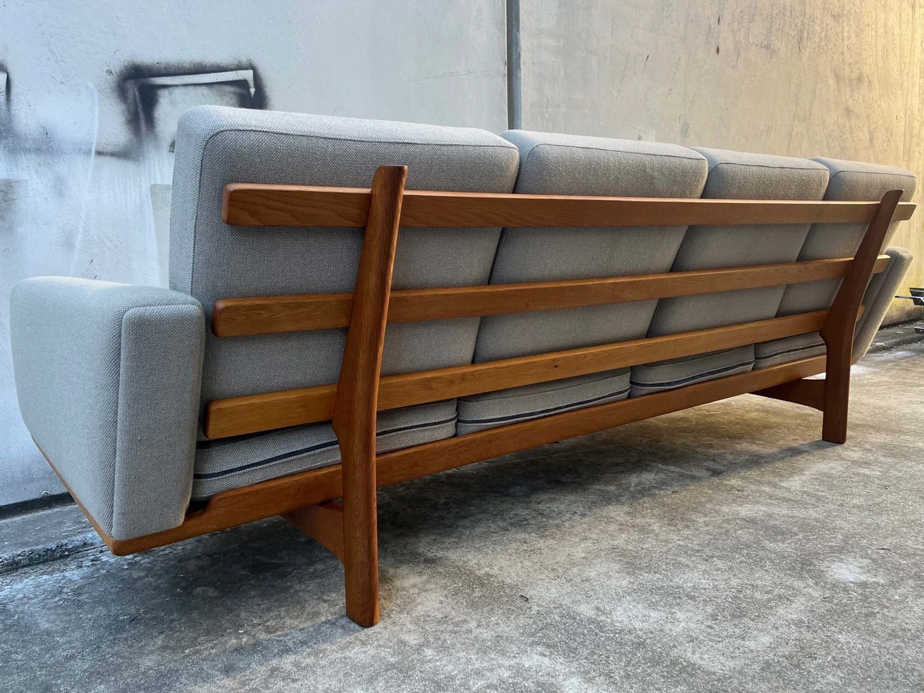 restored-hans-wegner-four-seater-sofa-for-getama-5.jpg