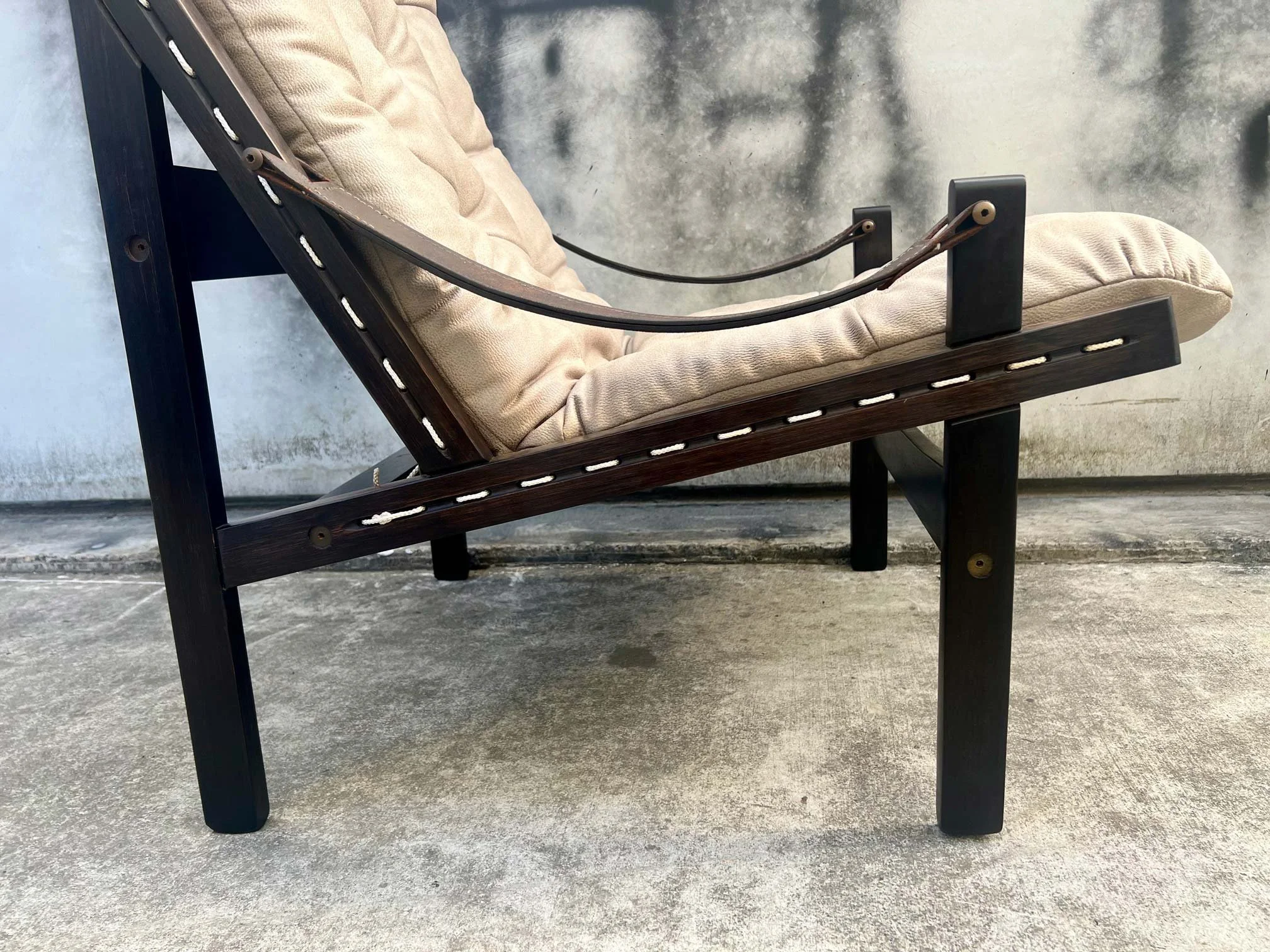 afdal-hunter-chair-4.jpg