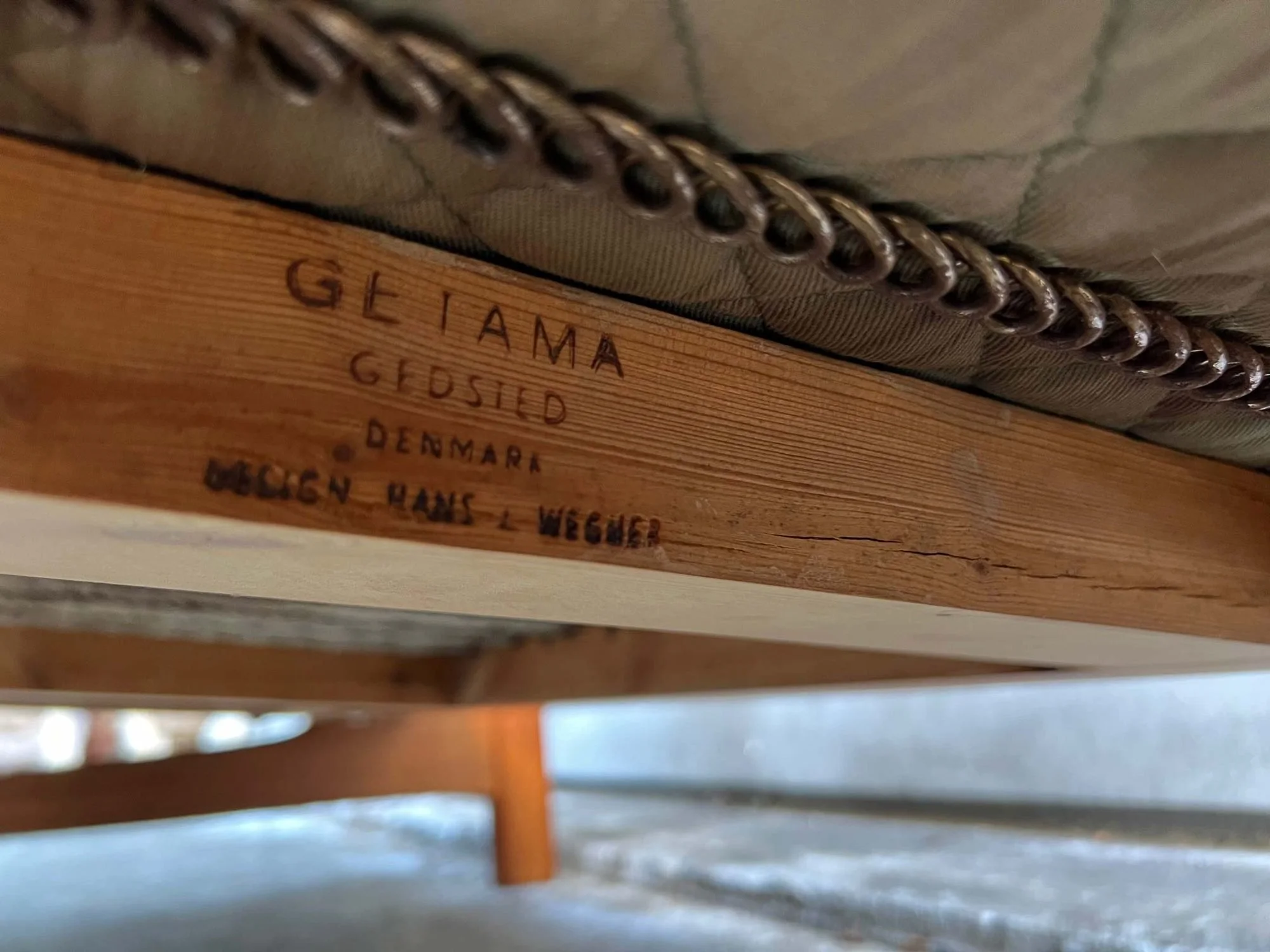 restored-hans-wegner-four-seater-sofa-for-getama-10.jpg
