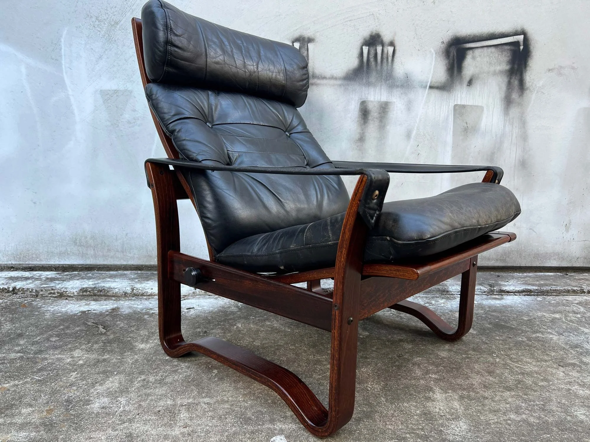 vintage-danish-leather-and-bentwood-reclining-armchair-2.jpg