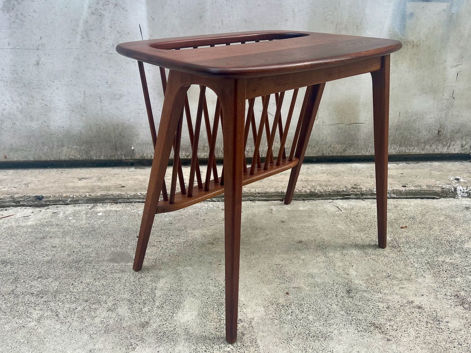 Mid-Century Modern Arthur Umanoff Spindle Side Table w/ Magazine Shelf