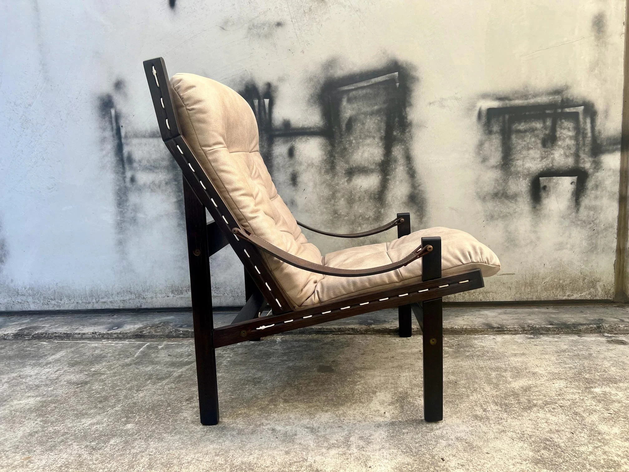 afdal-hunter-chair-3.jpg