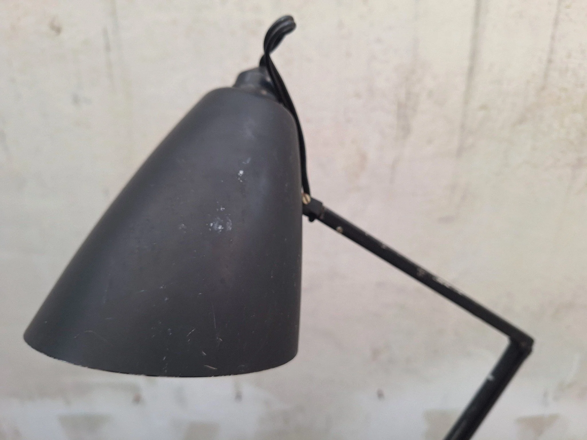 planet-vintage-desk-lamp-detail.jpg