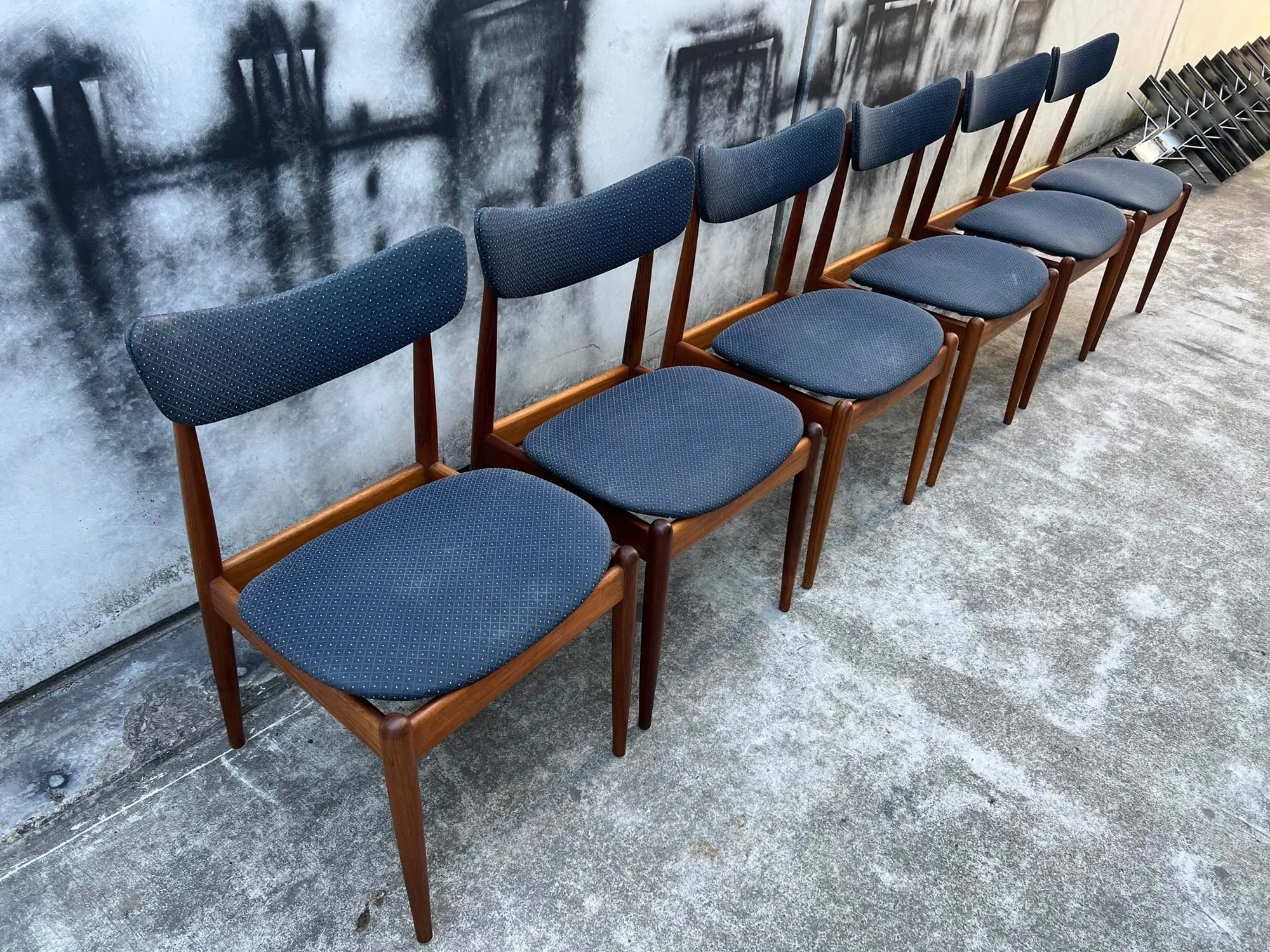 set-of-six-1960s-parker-matchstick-107-dining-chairs-4.jpg