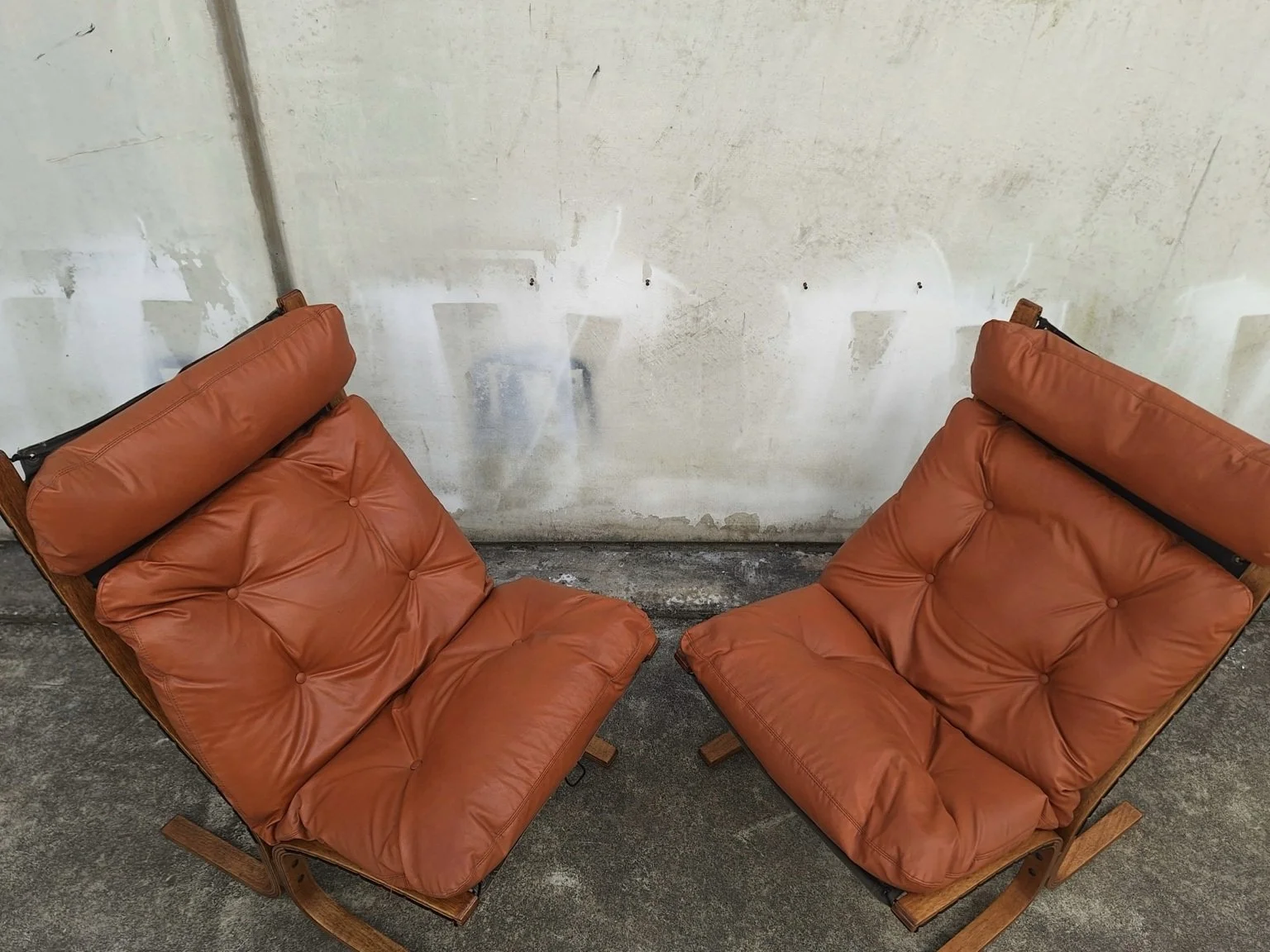 Pair of vintage high-back Siesta chairs by Ingmar Relling