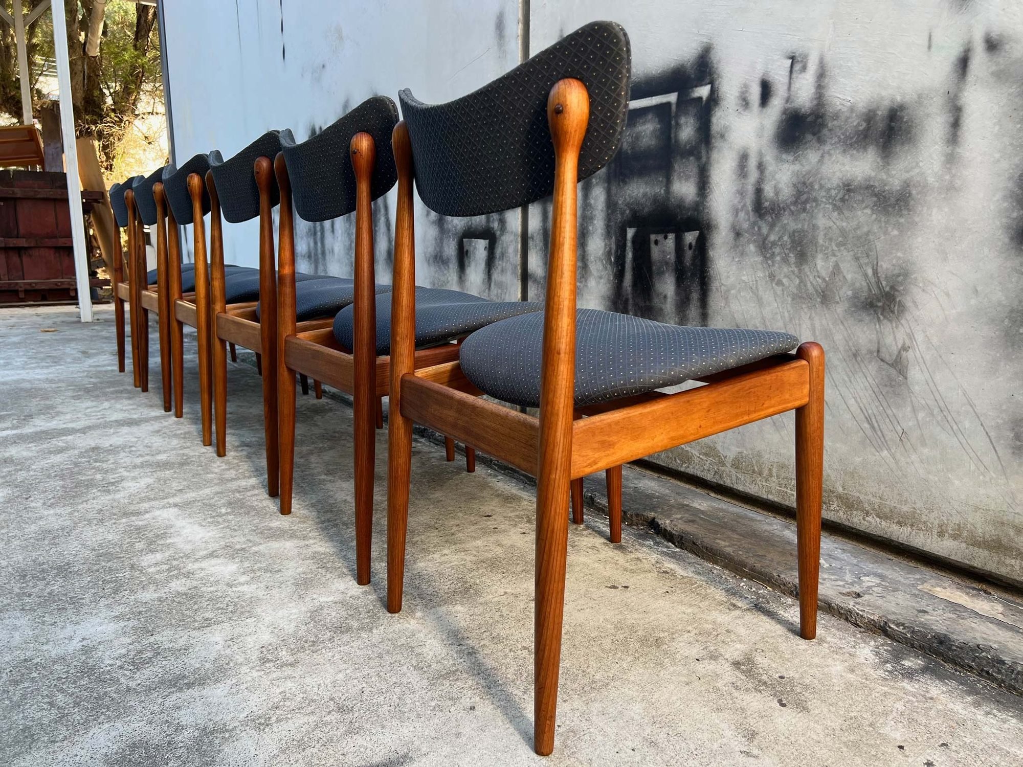 set-of-six-1960s-parker-matchstick-107-dining-chairs-6.jpg