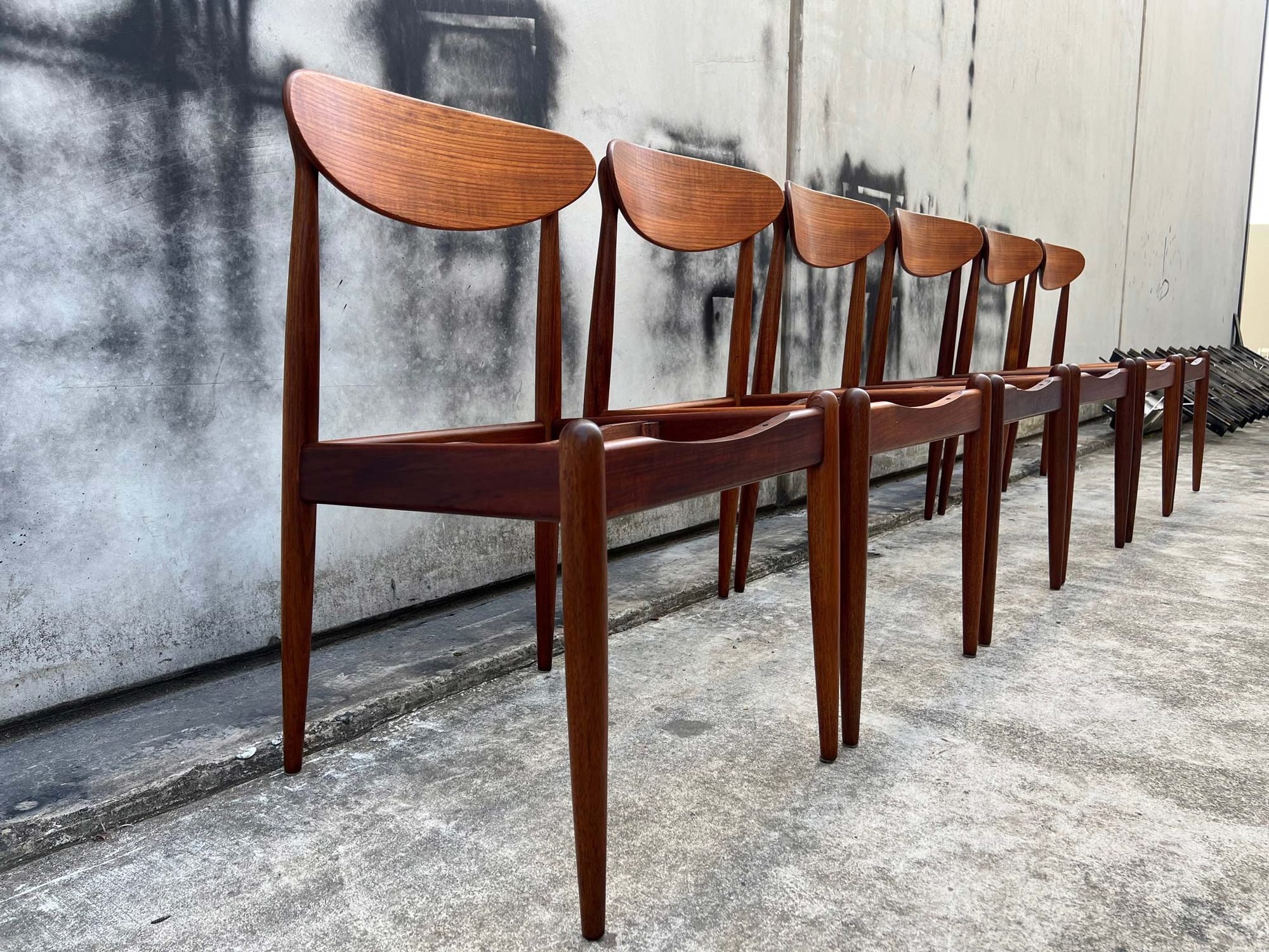 set-of-six-1960s-parker-spade-back-matchstick-107-dining-chair-frames-4.jpg