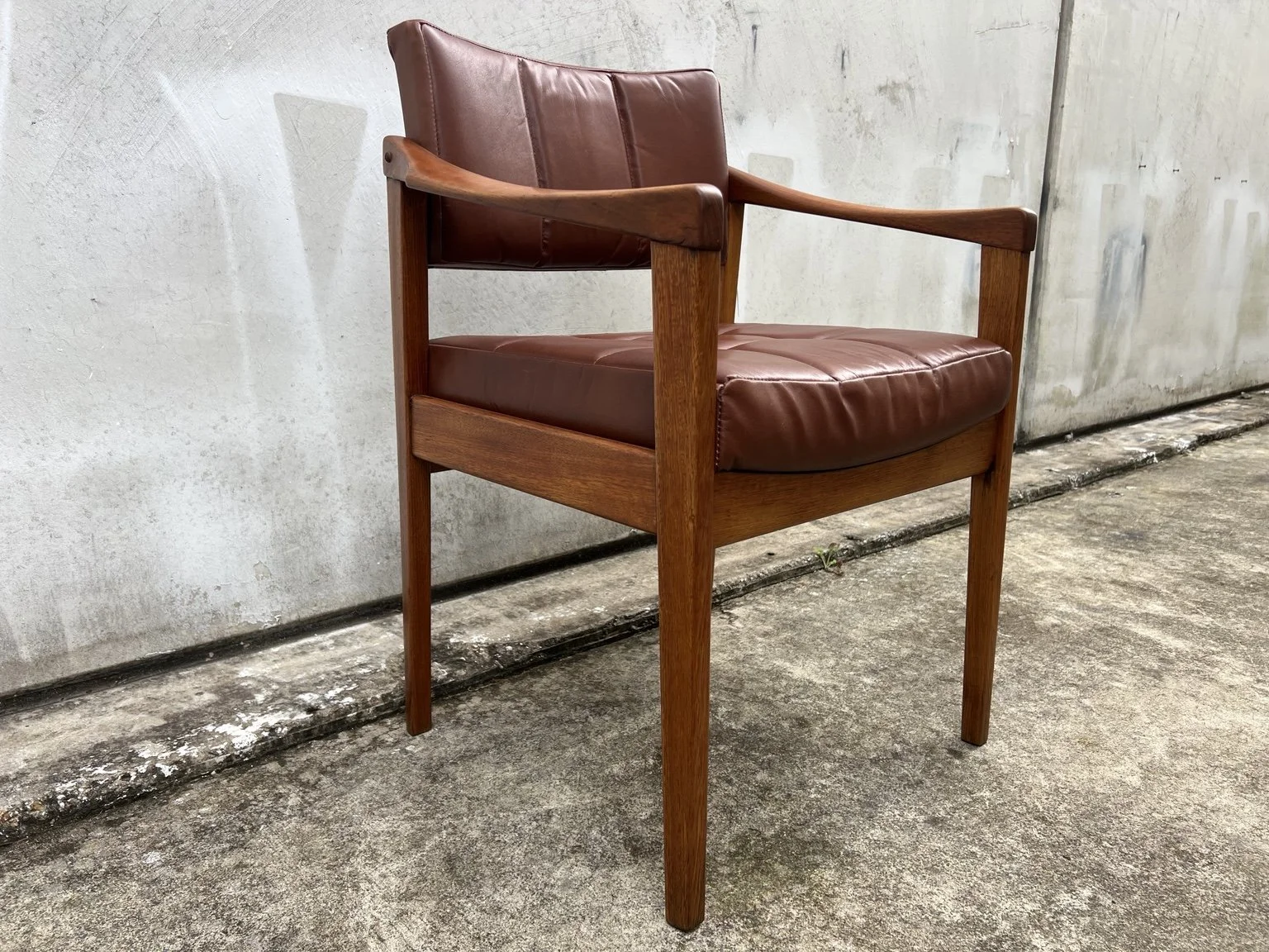 mid-century restored leather office chair 04