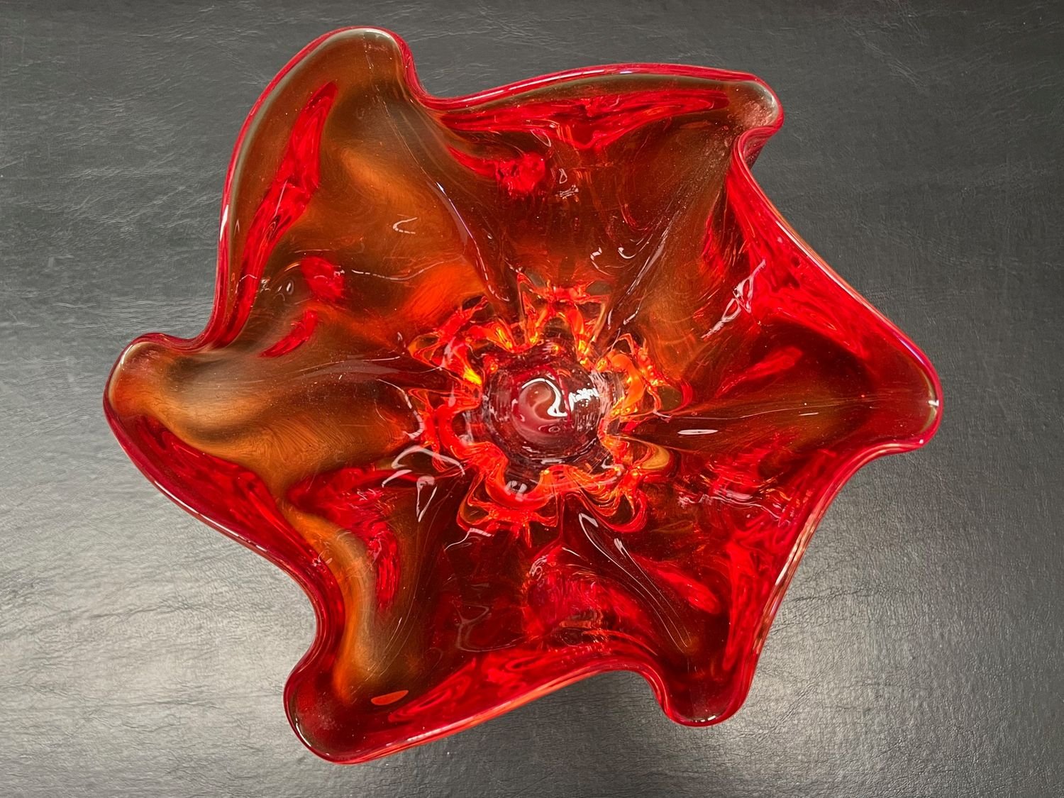 Large Vintage 6-Petal Stretch Glass Bowl