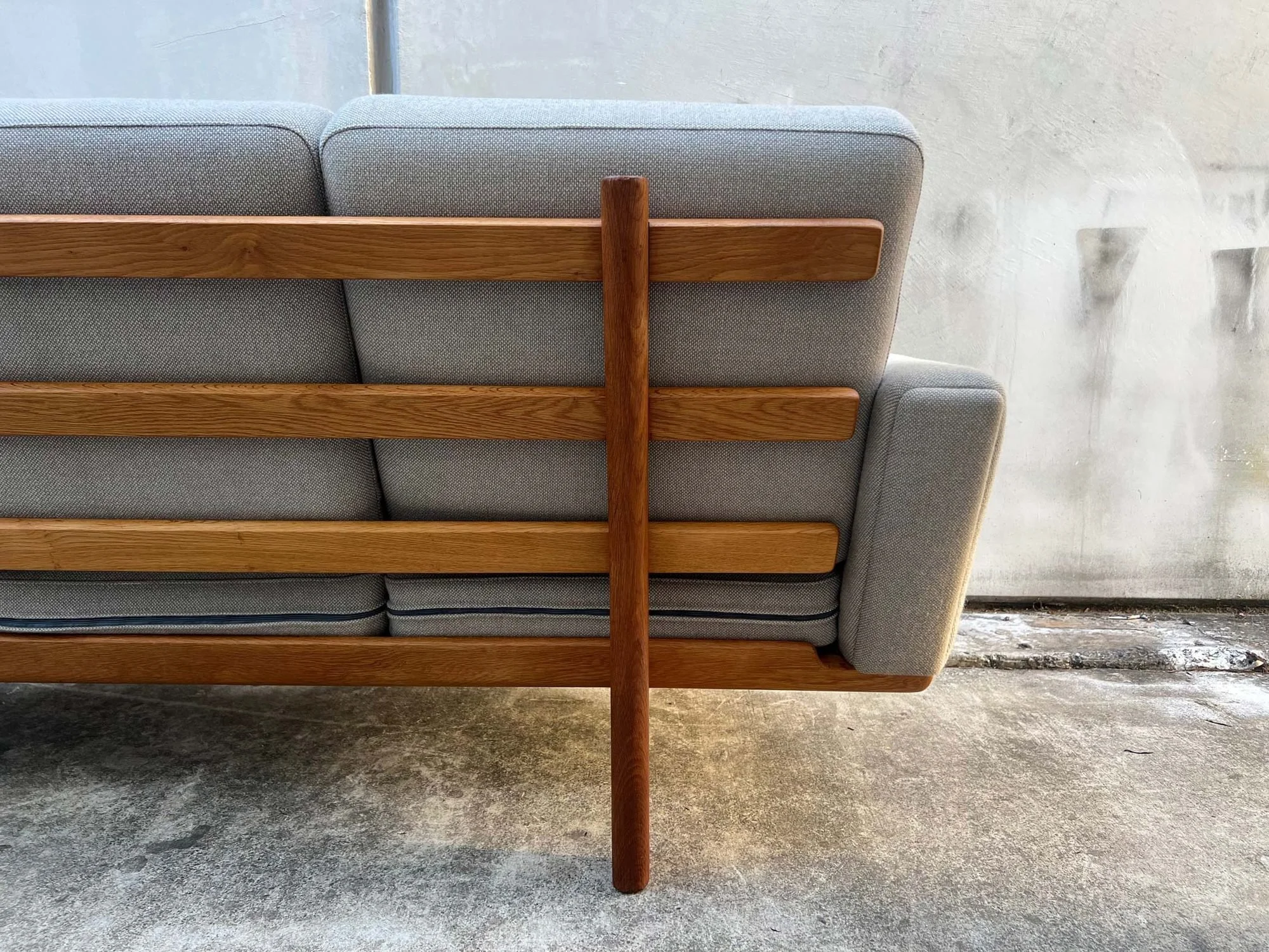 restored-hans-wegner-four-seater-sofa-for-getama-6.jpg