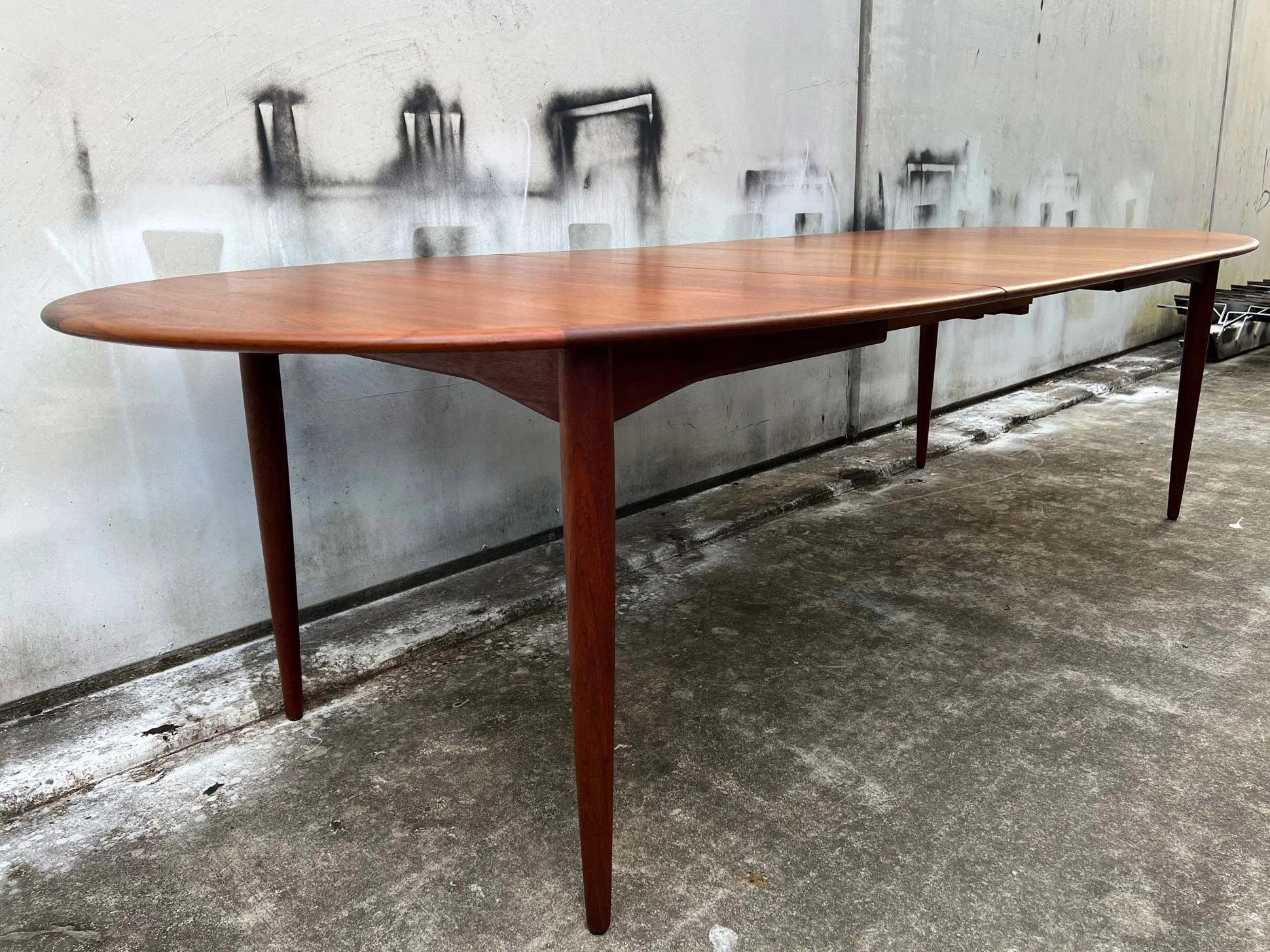 restored-parker-nordic-oval-extension-dining-table-seats-10-to-12-5.jpg