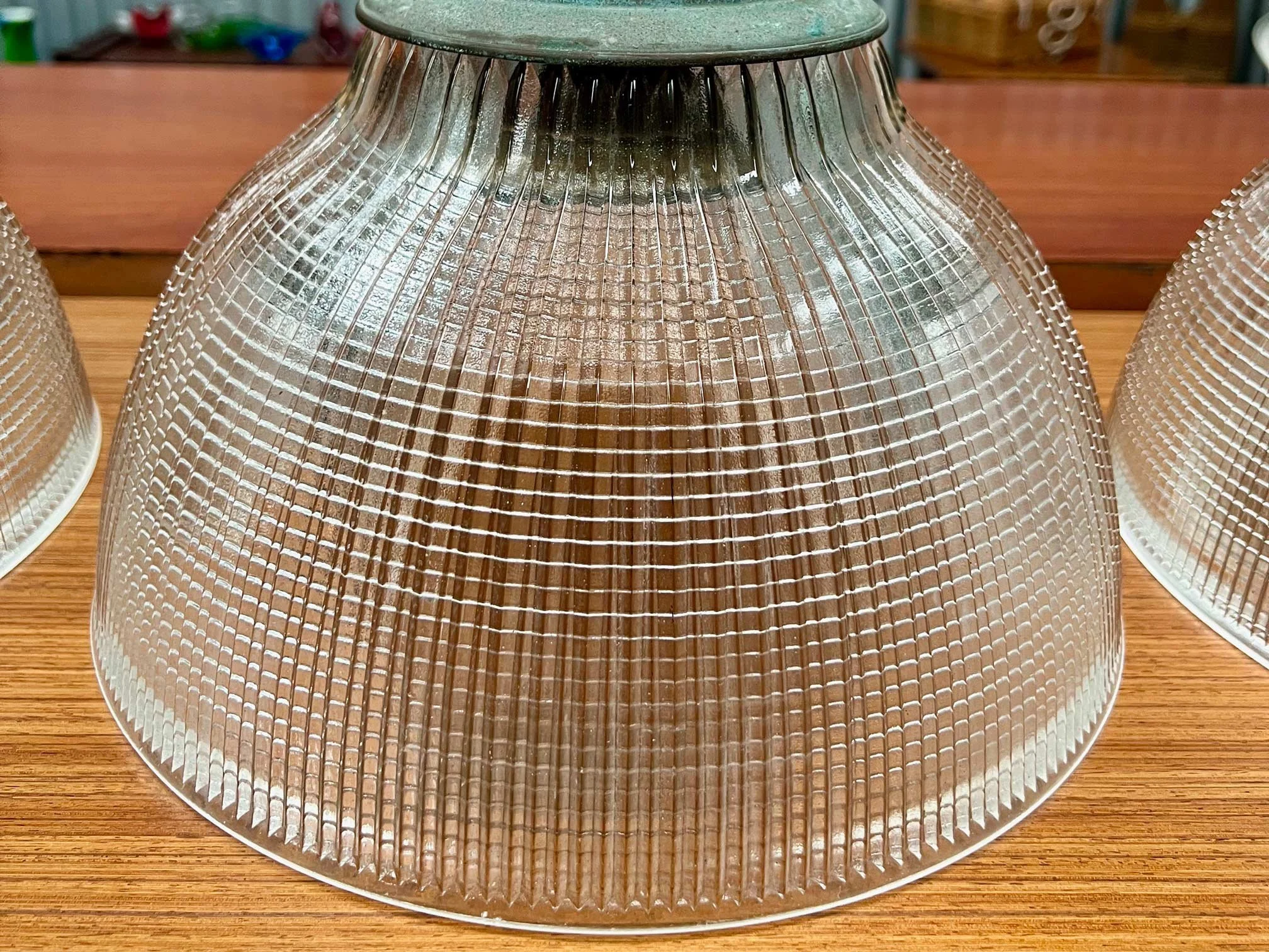 holophane-glass-pendant-lights-2.jpg