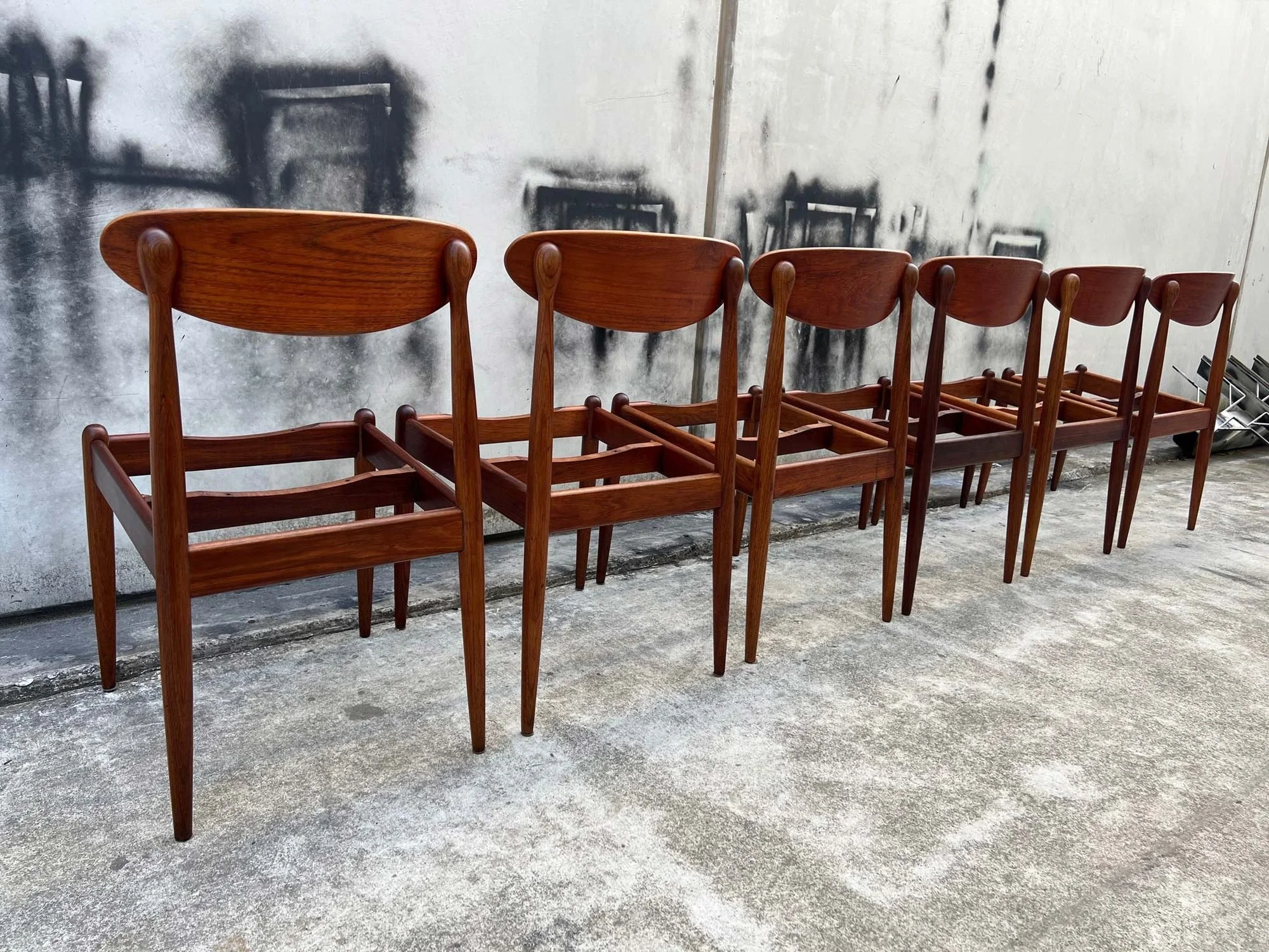 set-of-six-1960s-parker-spade-back-matchstick-107-dining-chair-frames-1.jpg