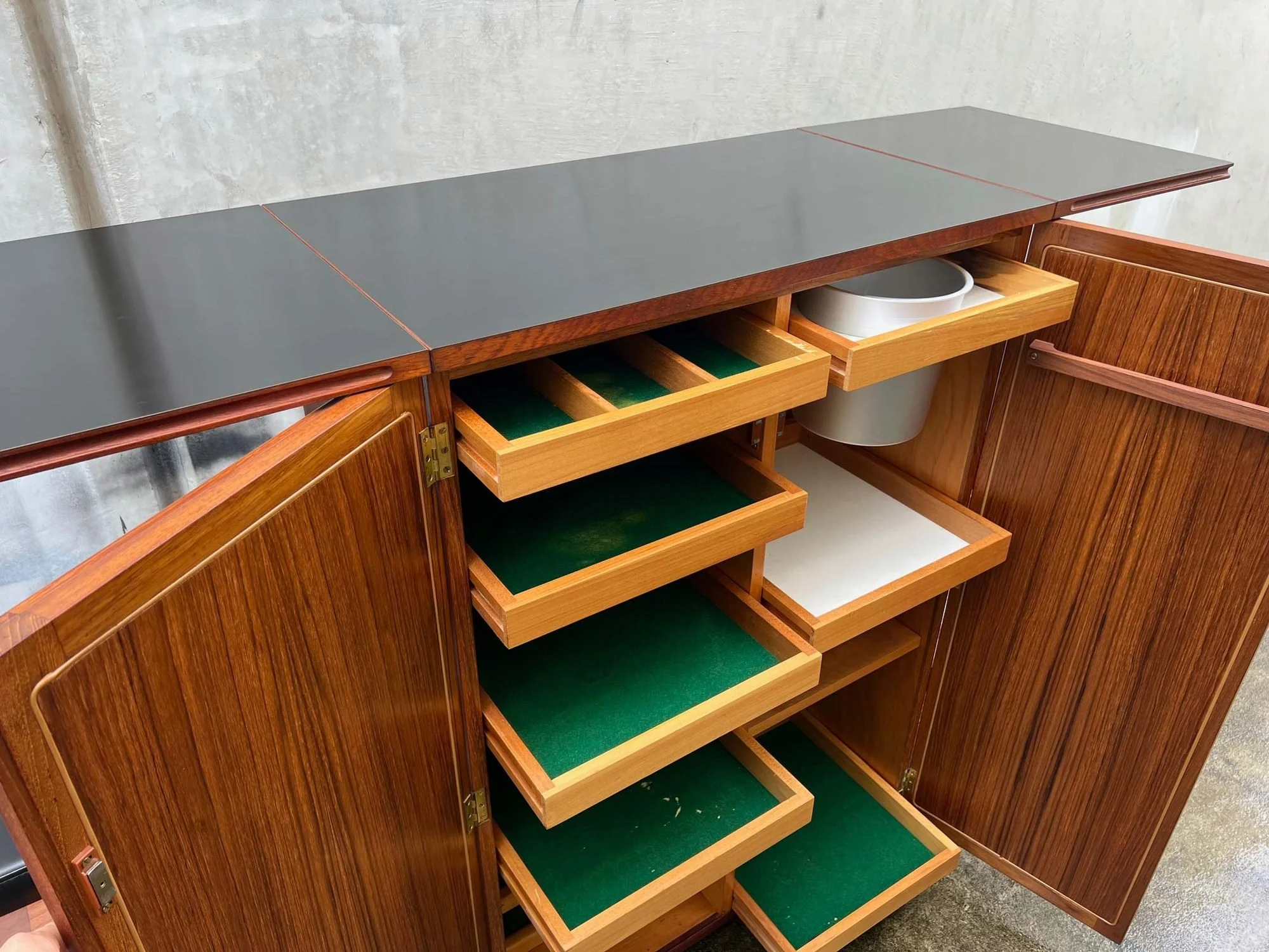 restored-chiswell-folding-teak-bar-with-bar-stools-4.jpg