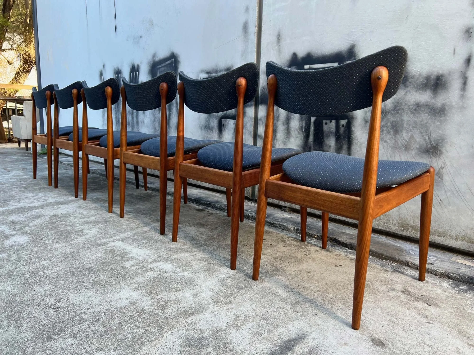 set-of-six-1960s-parker-matchstick-107-dining-chairs-5.jpg