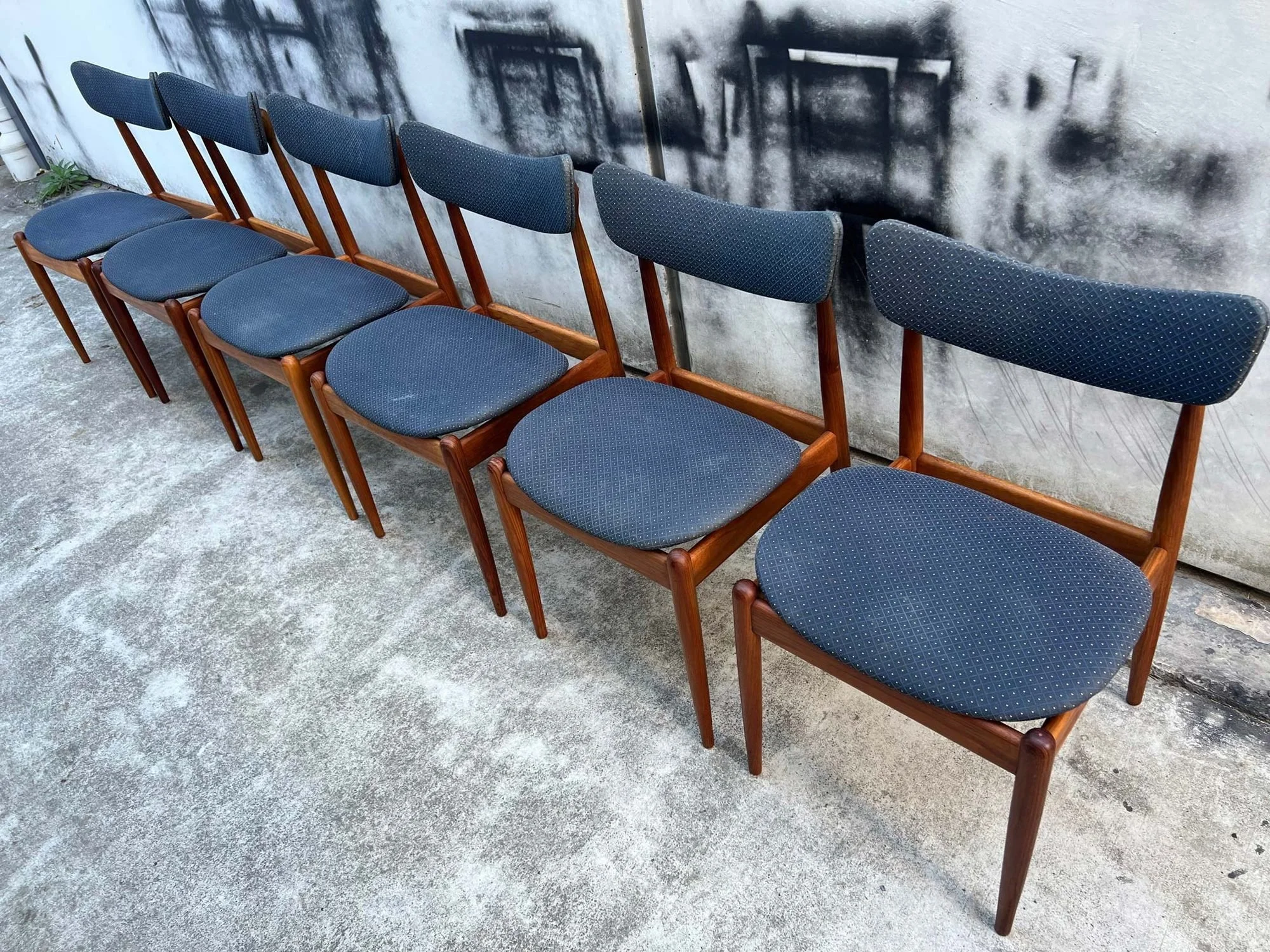 set-of-six-1960s-parker-matchstick-107-dining-chairs-2.jpg