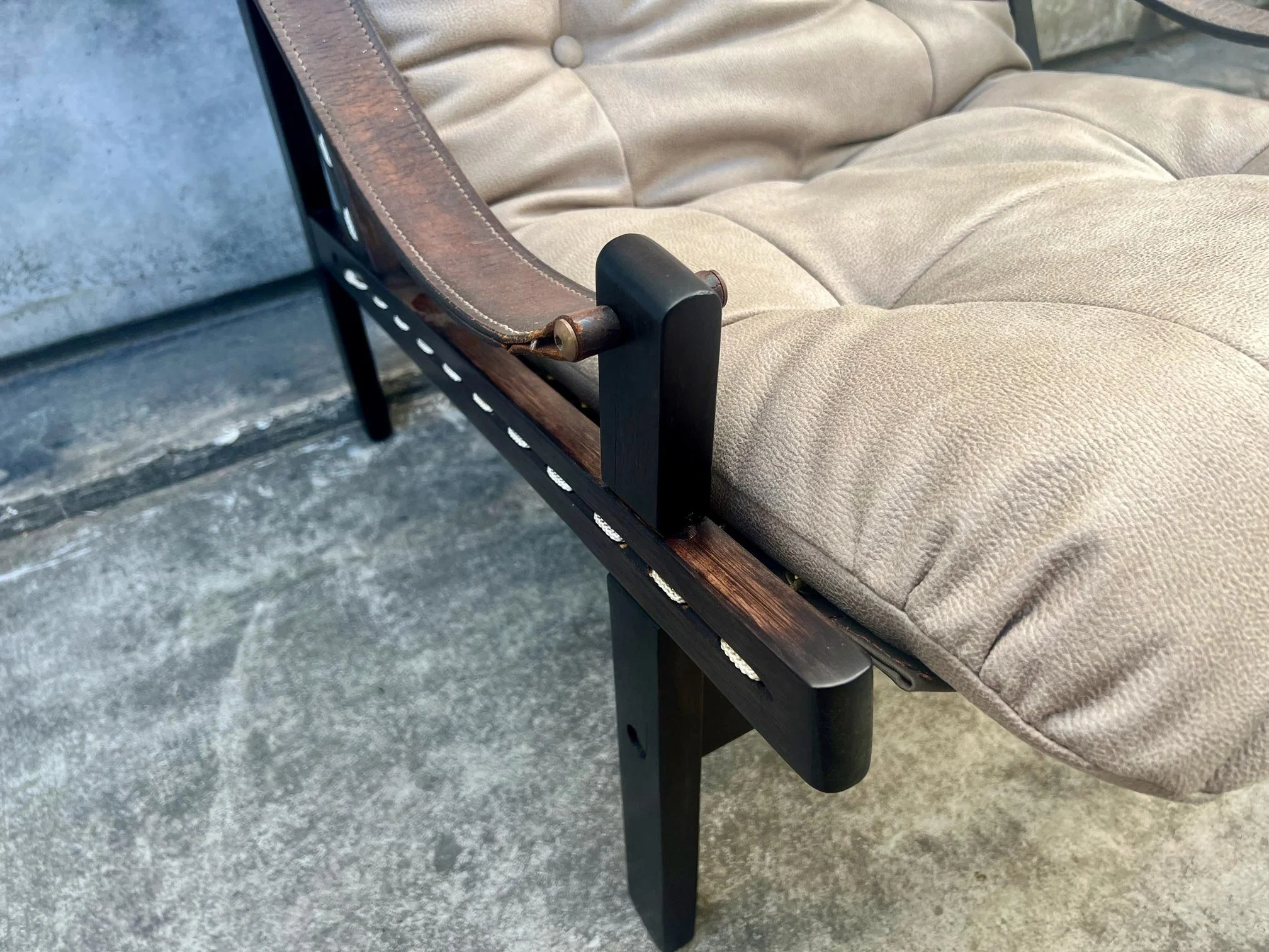 afdal-hunter-chair-5.jpg