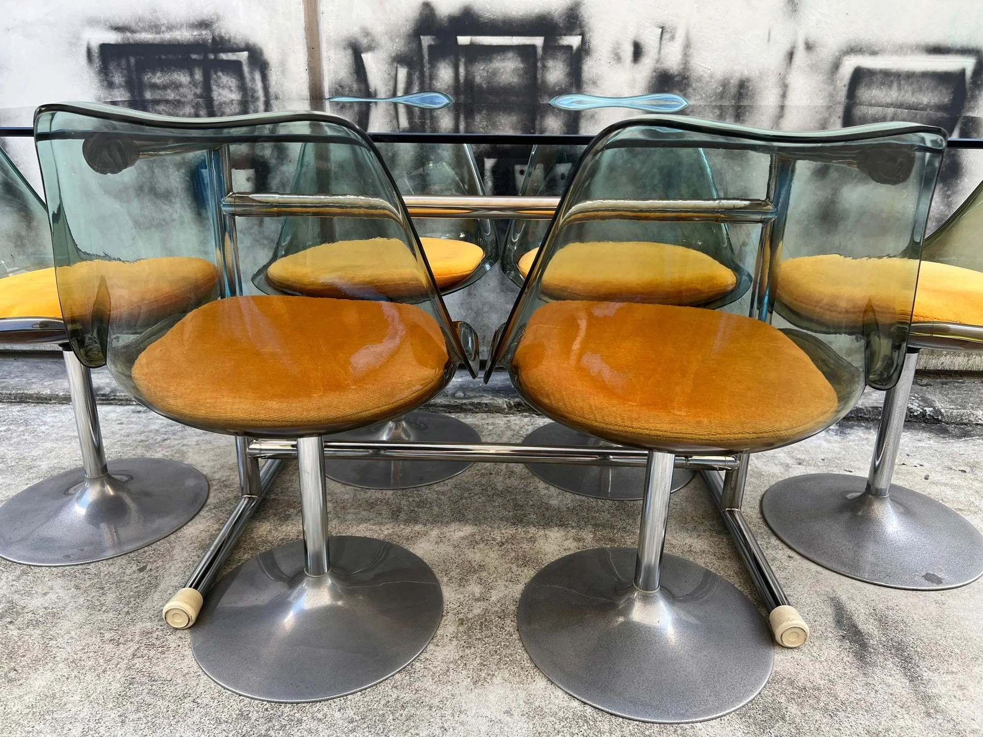 1970s-dining-set-with-six-tulip-chairs-and-smoked-glass-table-5.jpg