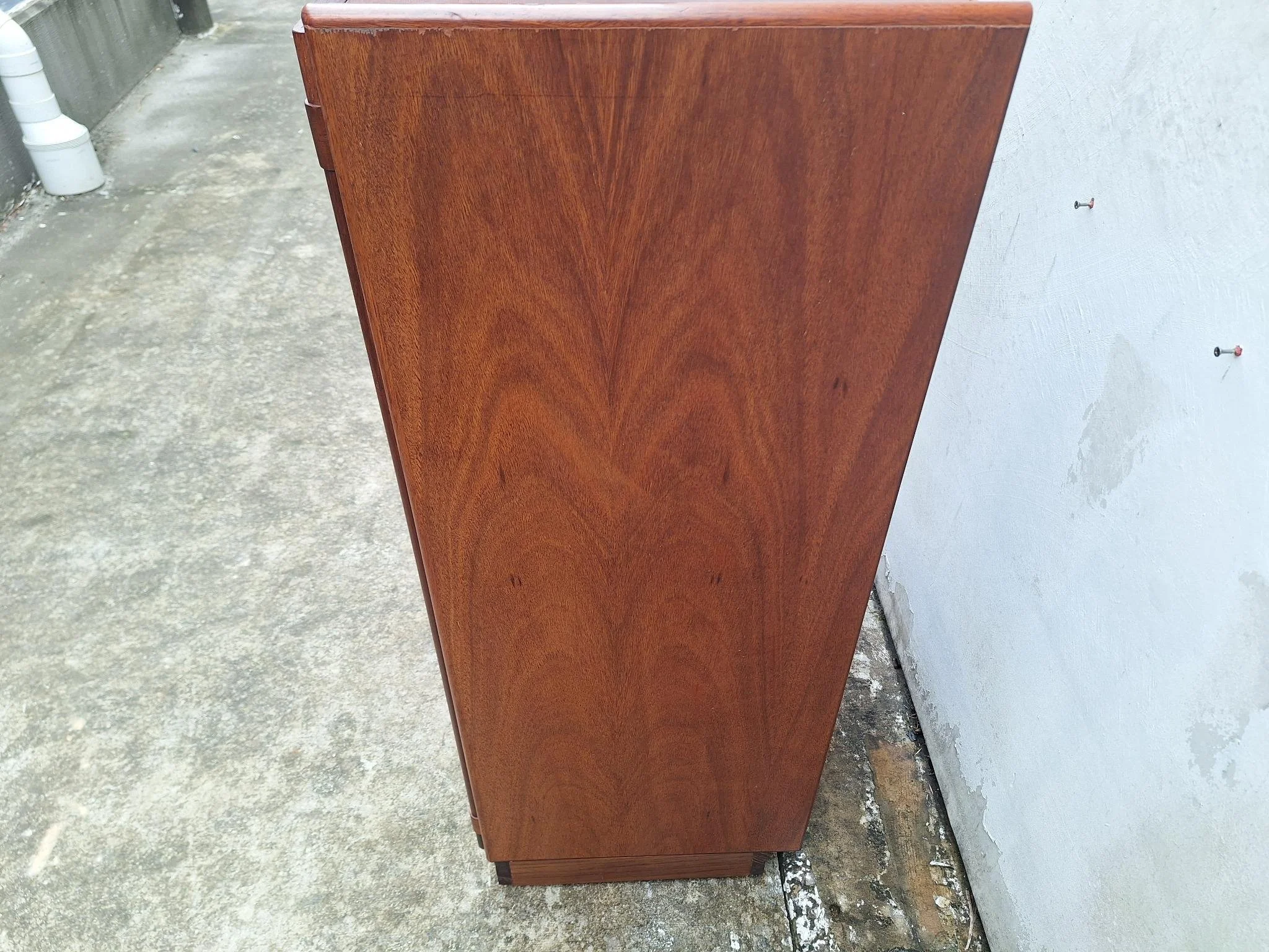 Opposite side blackbean timber grain