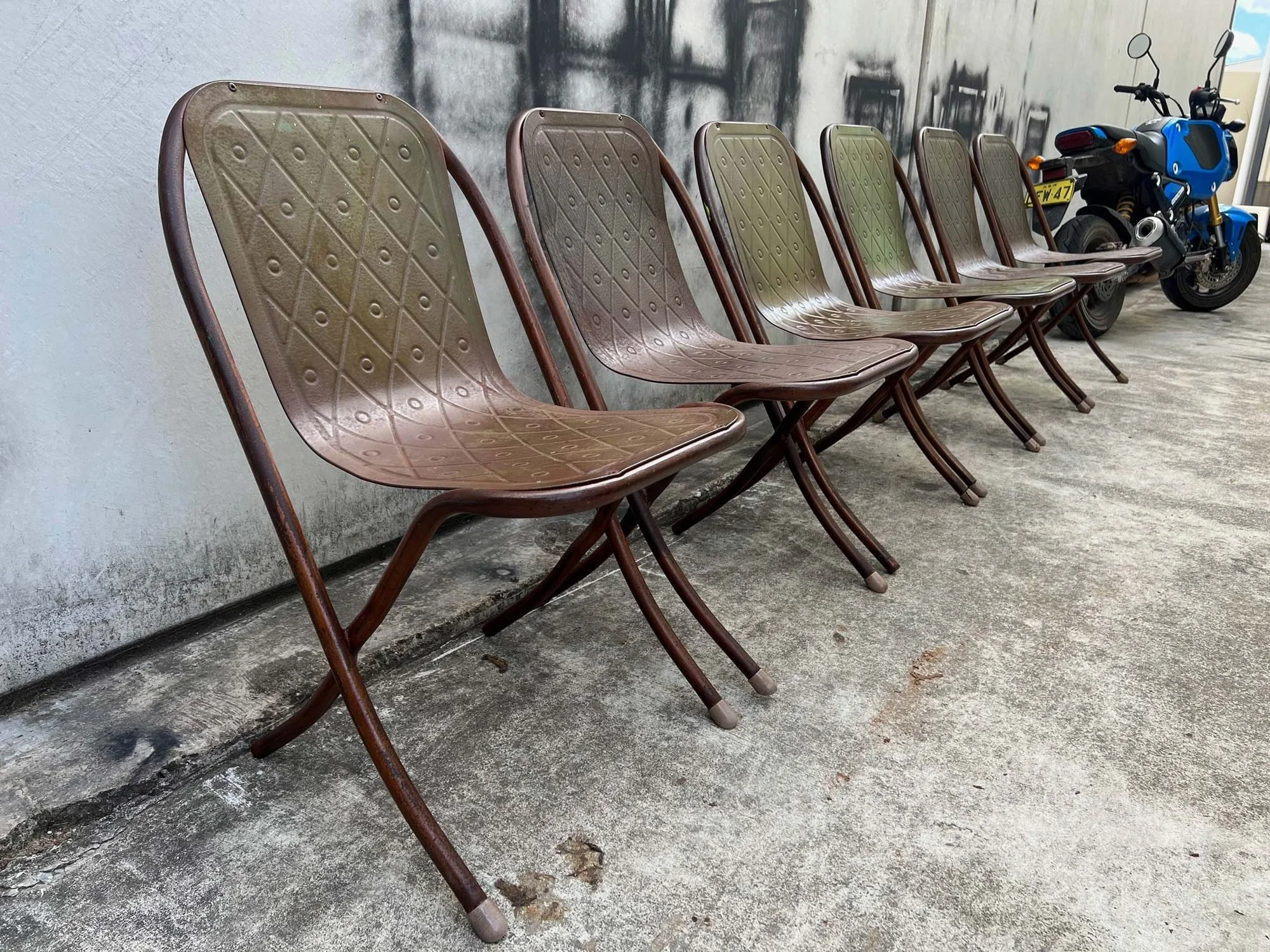 set-of-six-vintage-industrial-sebel-stacking-chairs-3.jpg