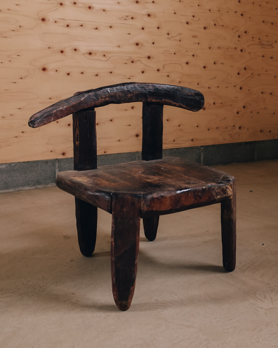 Yu Kobayashi "YKs-035," 2025 Japanese cedar, persimmon lacquer 21 x 12 1/2 x 17 3/4 in (53 x 32 x 45 cm)