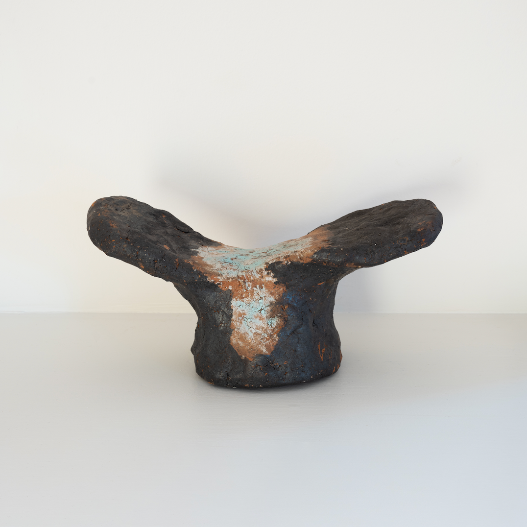 Yu Kobayashi "YKs-022," 2025 Porcelain clay 5 3/4 x 4 1/4 x 10 1/2 in (15 x 11 x 27 cm)