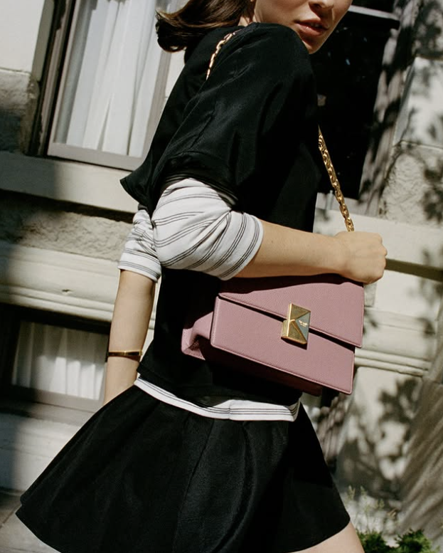 Kate Spade Fall 2025
Role: Producer
Photographer: Daniel Arnold
Production Co: Hen's Tooth Productions