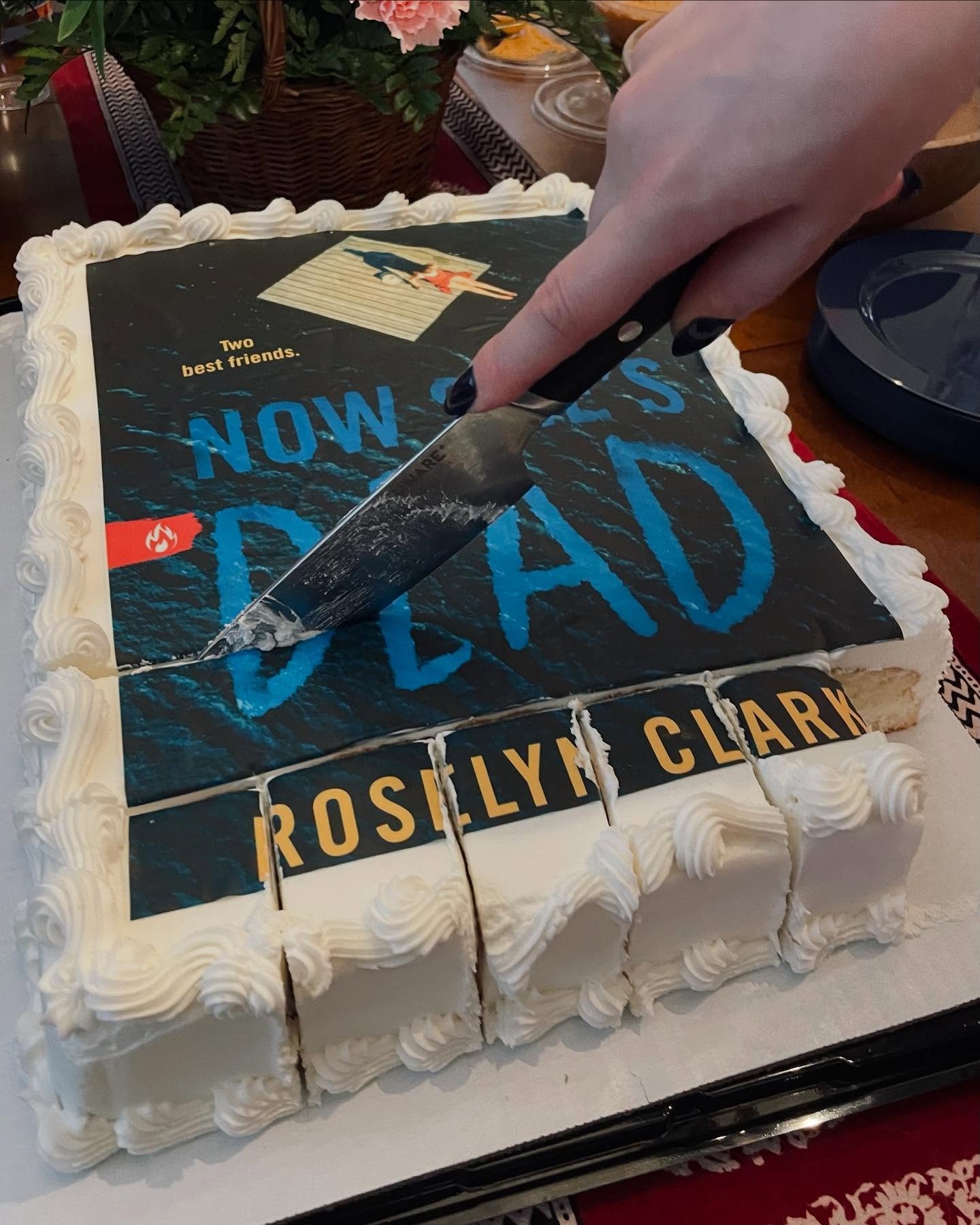 🖤🖤🖤 some pics from yesterday&rsquo;s launch (and more to come) &mdash; it was a perfect day!! Thank you to @jennifermandula @ajcosgrovebooks and Jen for orchestrating such a great after party. To @woman_of_woods_and_water for driving all the way d