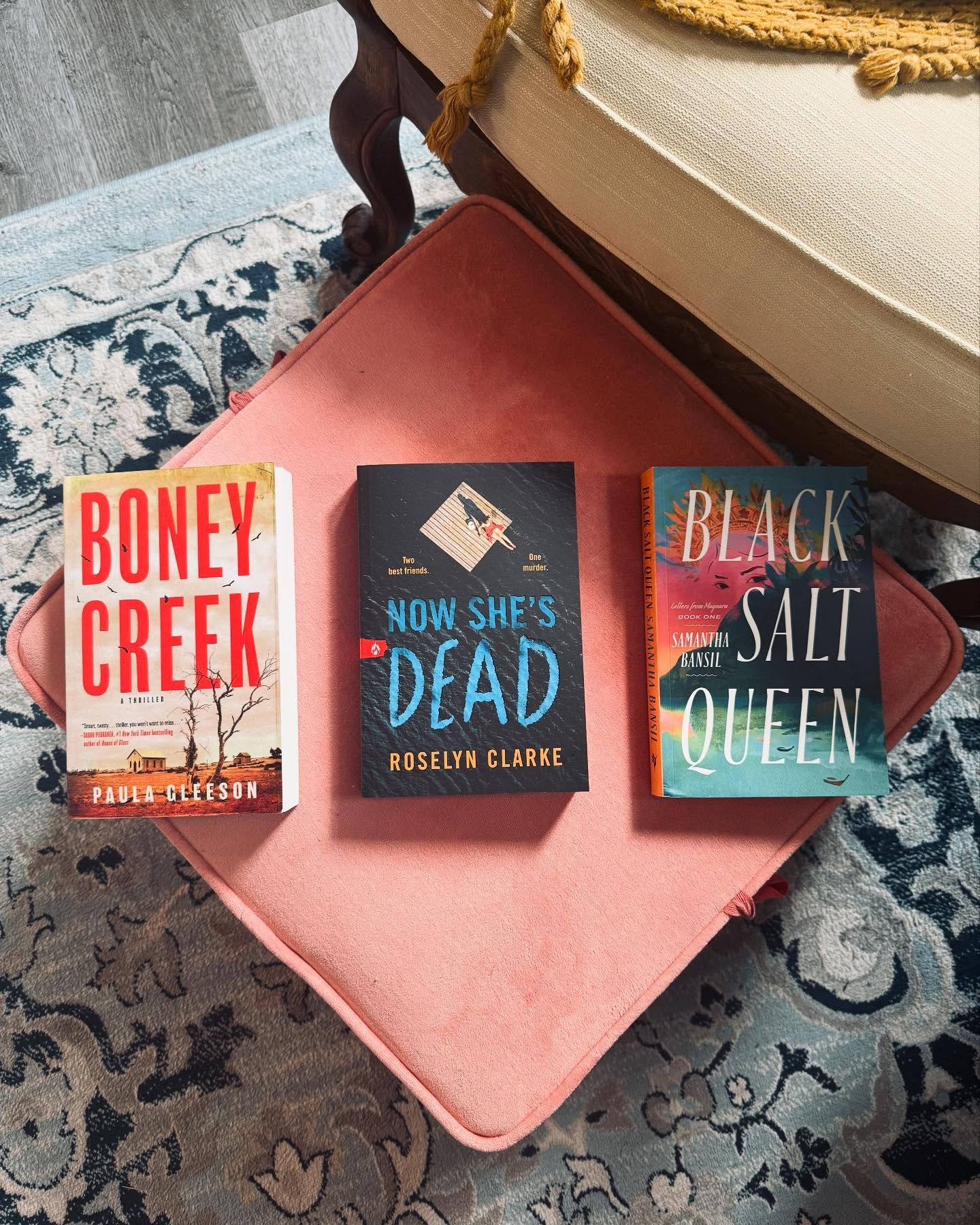 Look at themmm 😱😍 this is a very special lineup for me. NOW SHE&rsquo;S DEAD is sandwiched between two amazing books by amazing people!! On the left if BONEY CREEK by @paulagleesonauthor who was my mentor during Author Mentor Match and held my hand