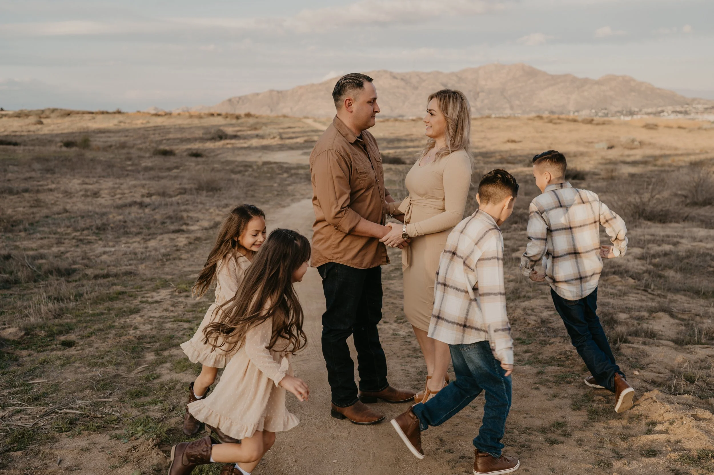 Family of Six | Candid Poses | Riverside, CA