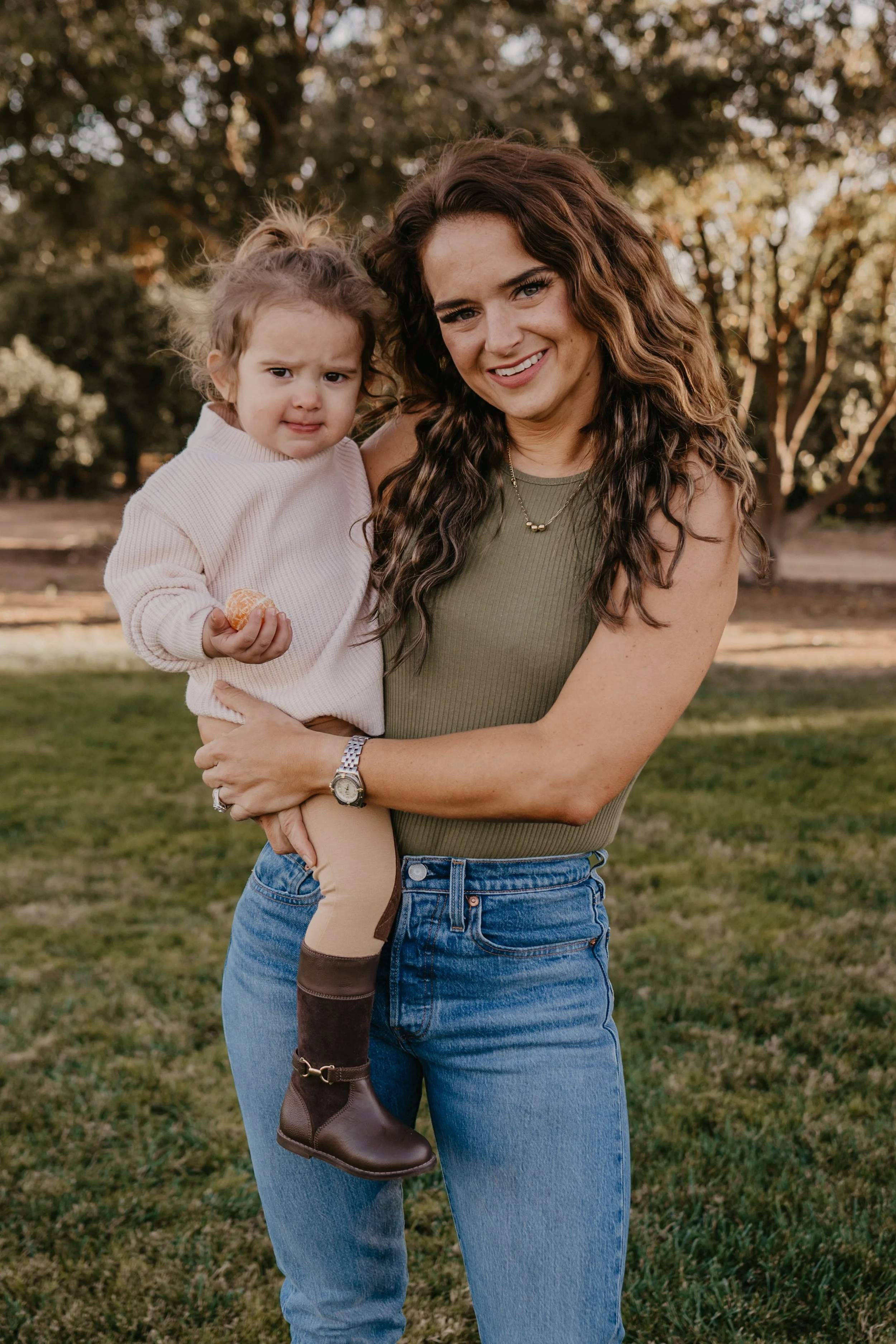 Mom and daughter poses | Perris, California