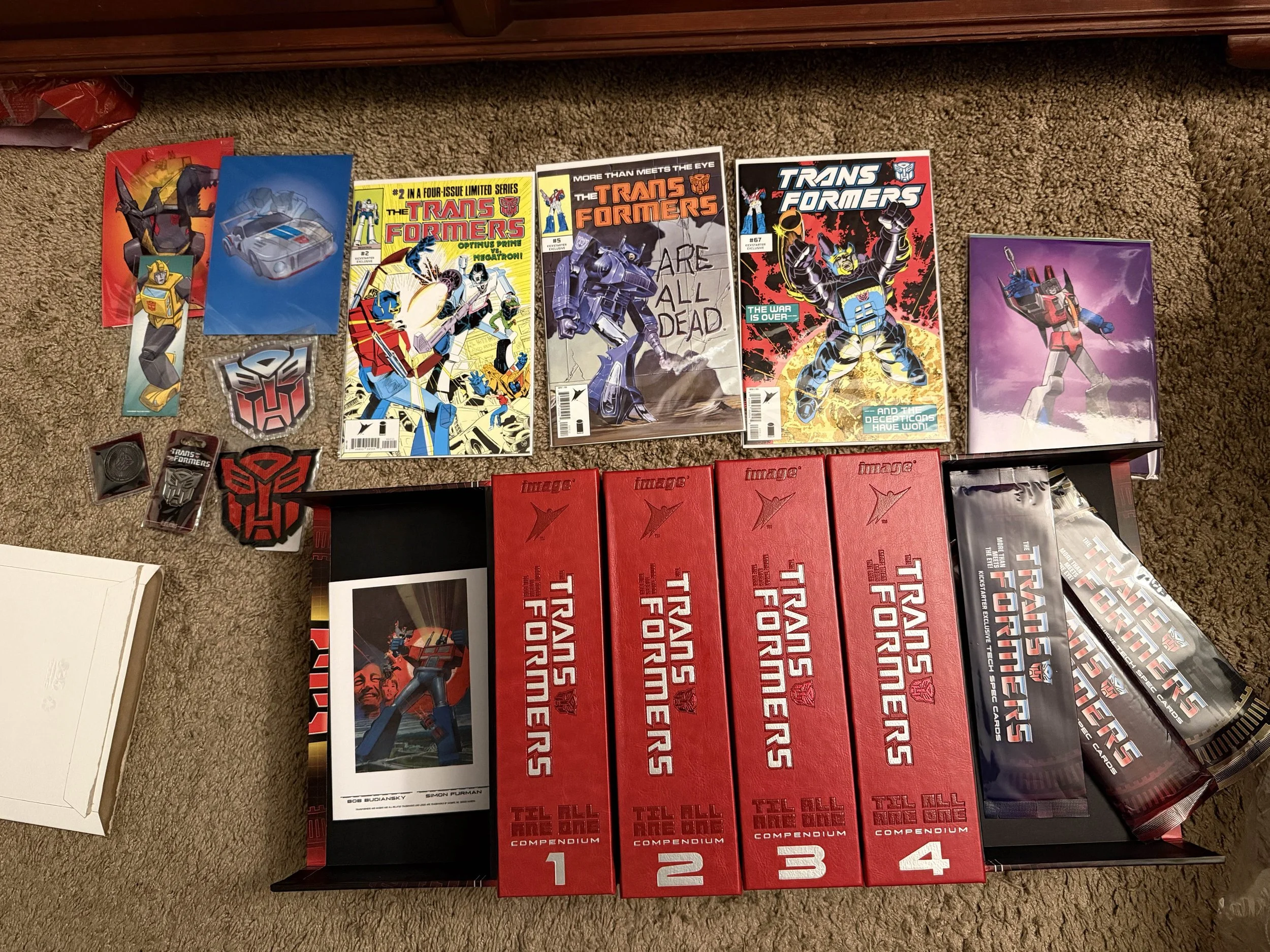 Unboxing: Transformers Compendium Kickstarter Set from Skybound
