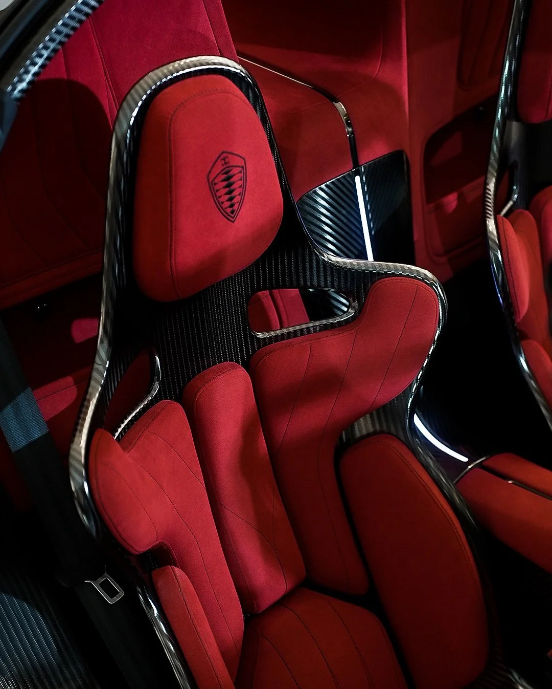 2024 Koenigsegg Jesko – 1 of 125🗓 Year- 2024📍 Mileage- 27 KM🎨 Exterior- Black with Exposed Ca (5).jpg