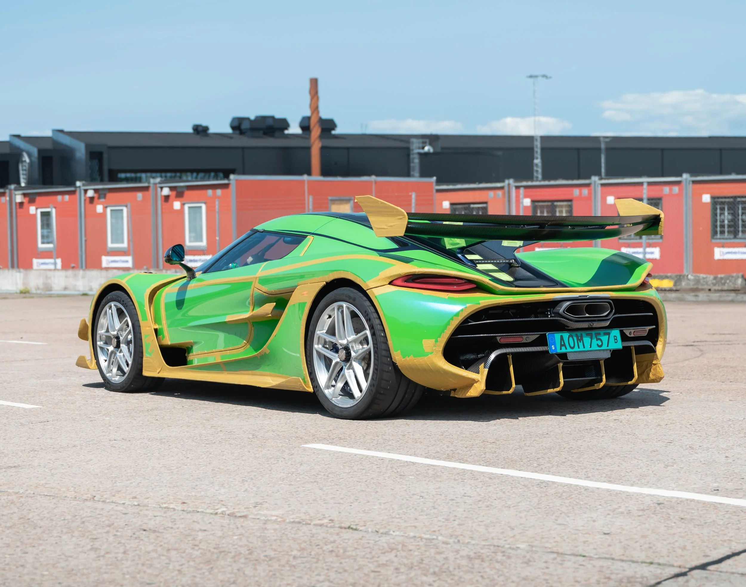 Green with Blue Metallic Flake Jesko Attack CF-2.jpg