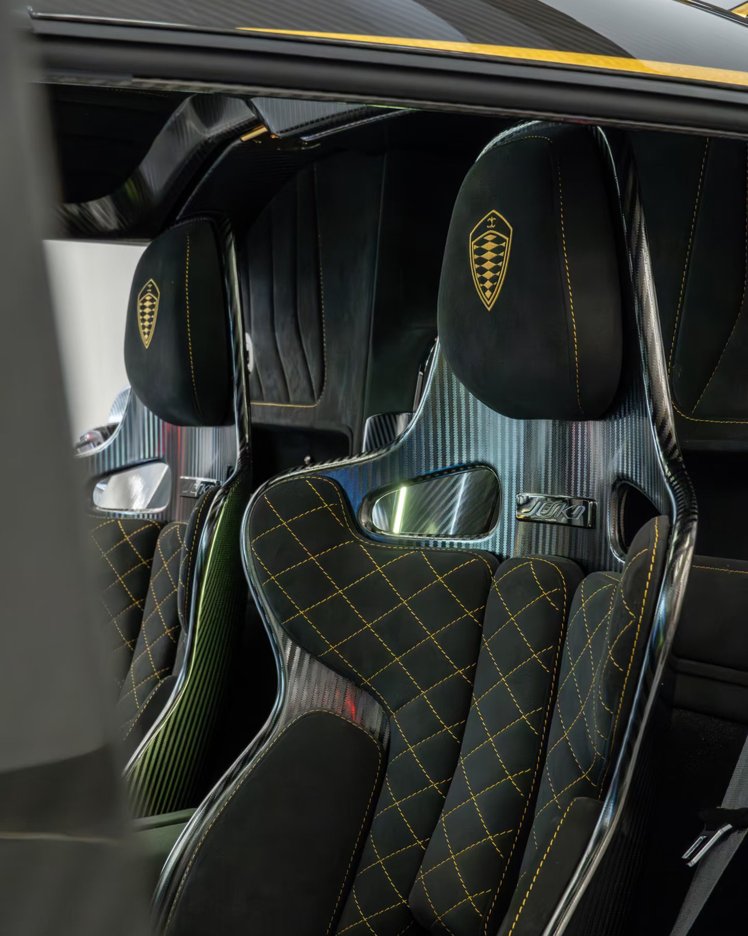 Jesko 7383 Seats.jpg