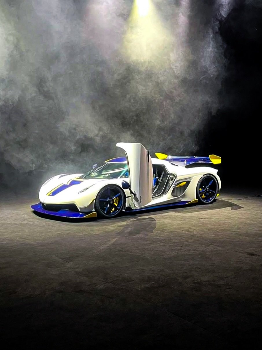 Jesko Brazil Left.jpg