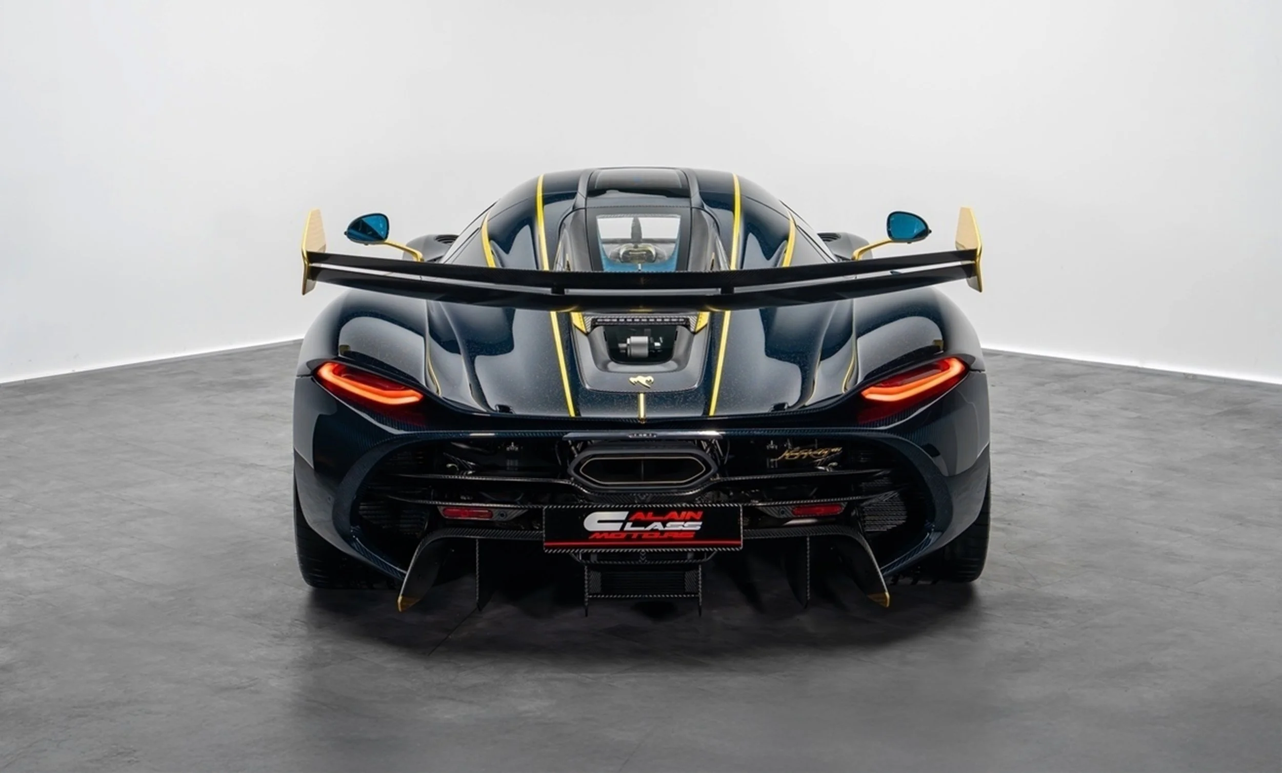 2025-Koenigsegg-Jesko-Attack-Blue-Carbon-Fibre-Gold-7320-5.jpg