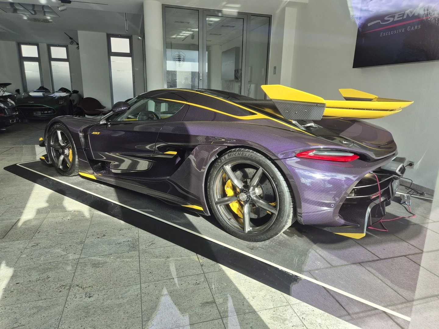 car-image-1228044.jpg