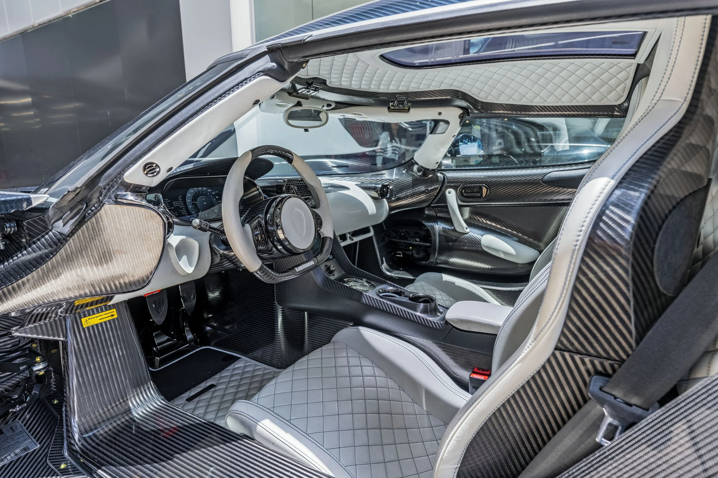 2020-Koenigsegg-Regera_1466420.jpg
