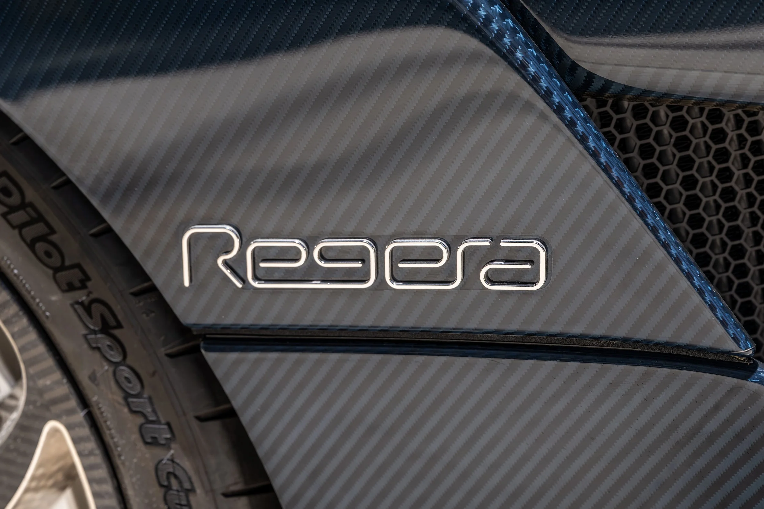 2020-Koenigsegg-Regera_1466431.jpg