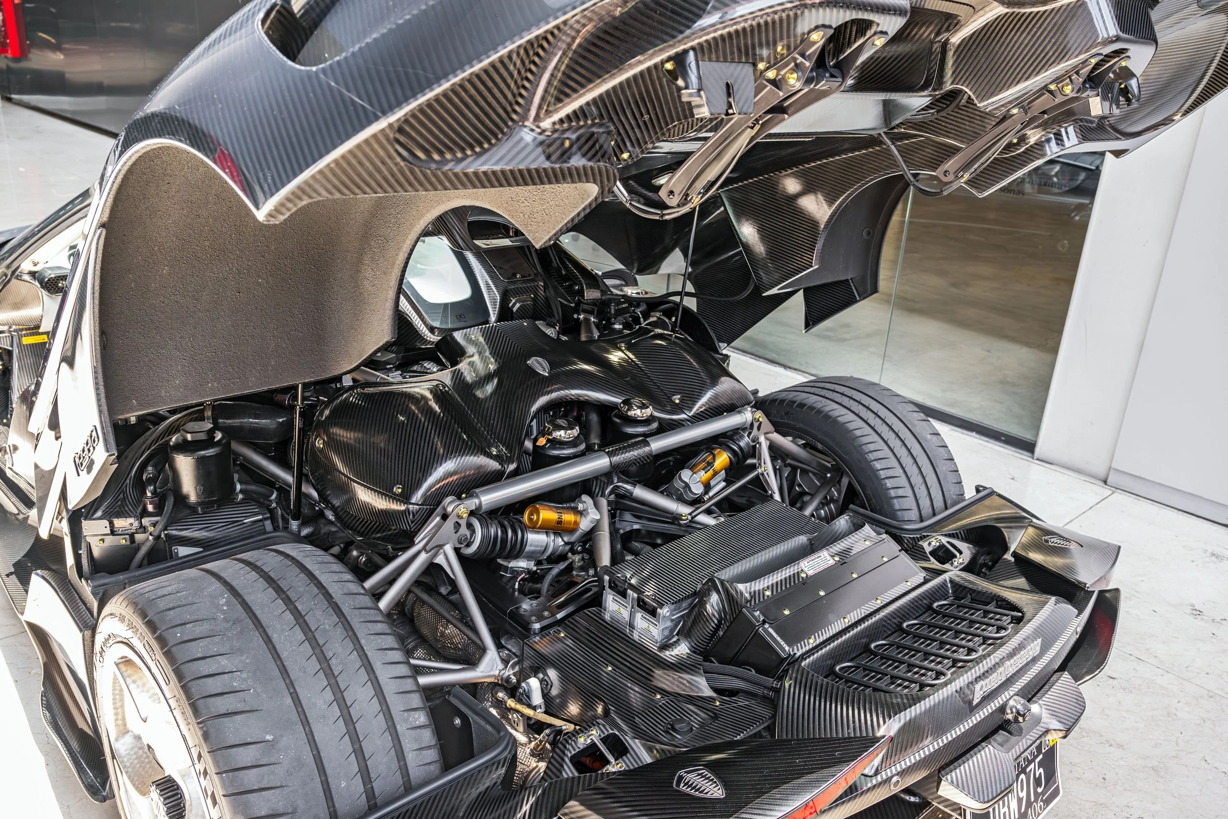 2020-Koenigsegg-Regera_1466469.jpg