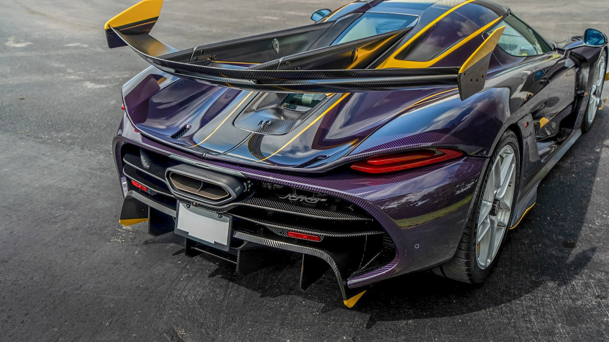 Koenigsegg Jesko 7302 Purple Carbon Mecum 2026-45.jpg