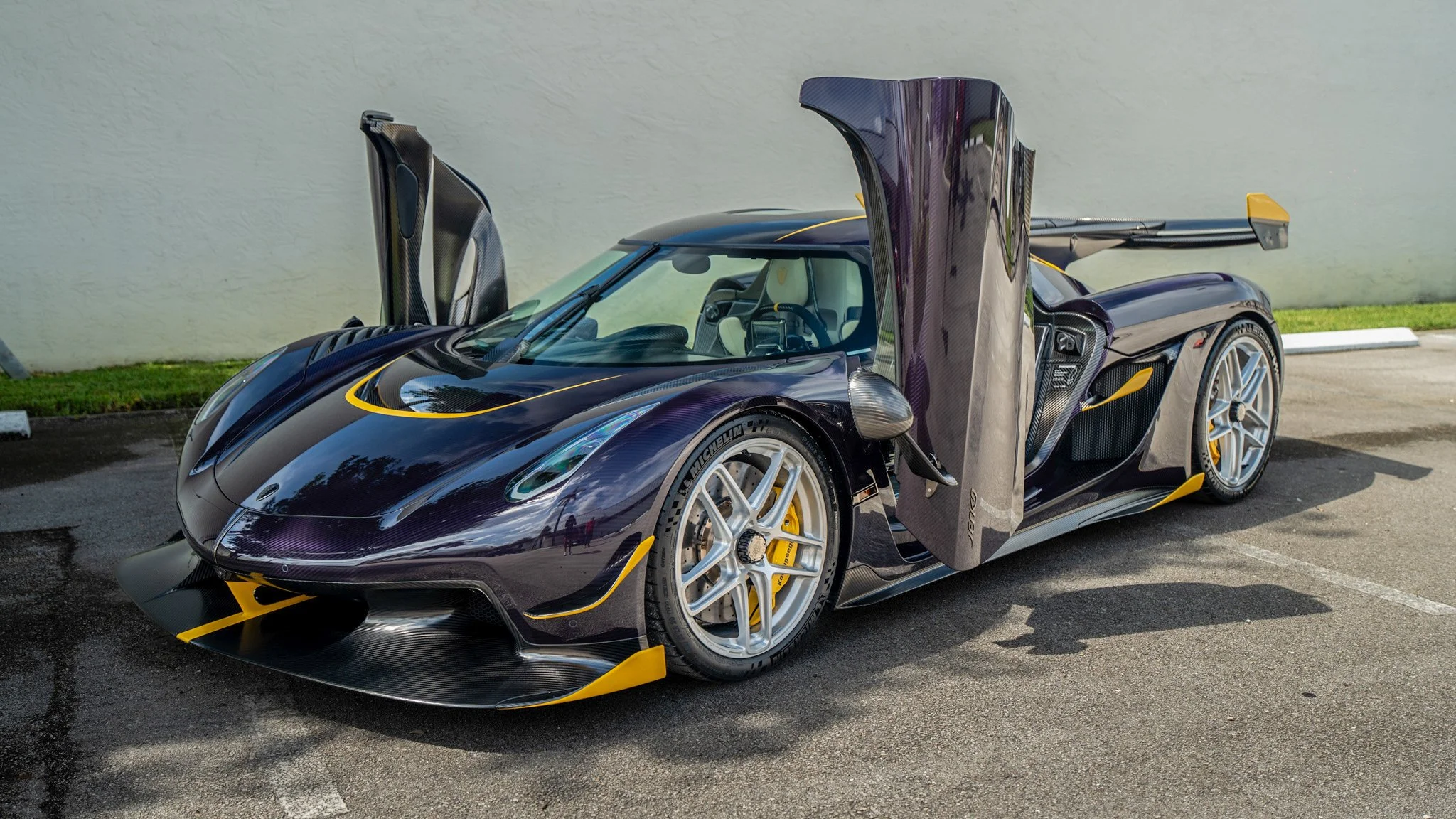 Koenigsegg Jesko 7302 Purple Carbon Mecum 2026-1.jpg