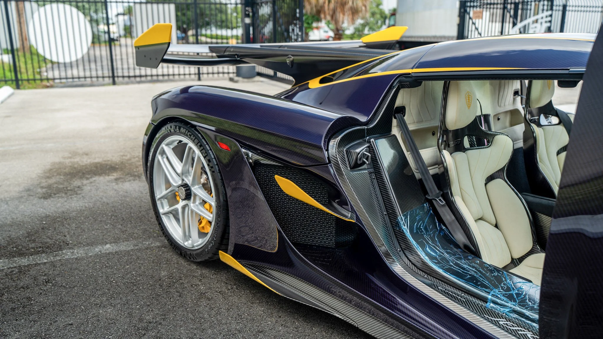 Koenigsegg Jesko 7302 Purple Carbon Mecum 2026-5.jpg
